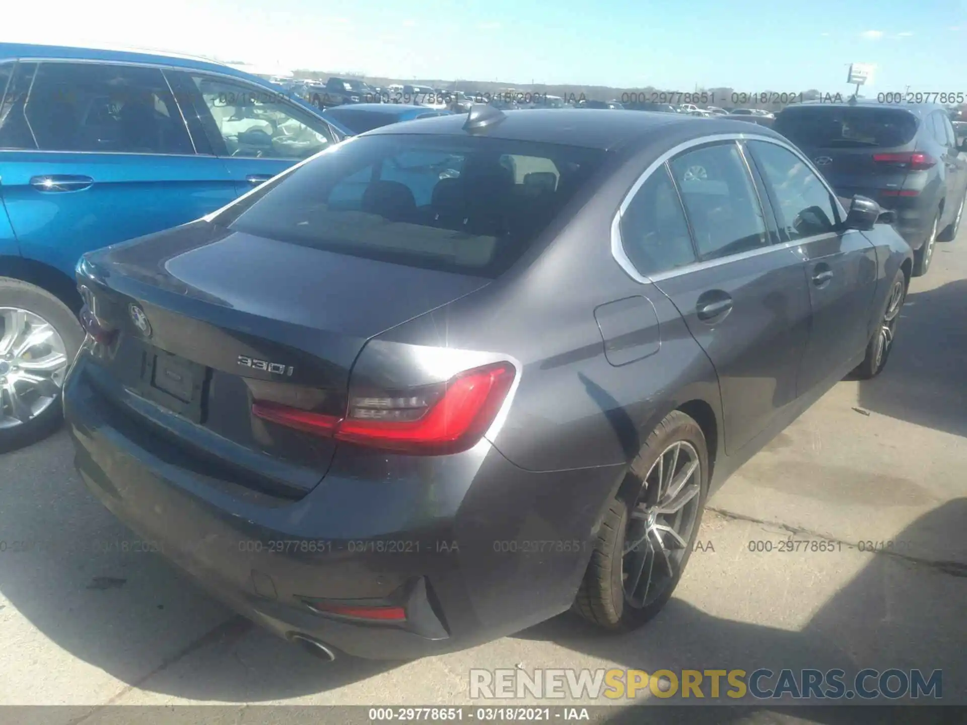 4 Photograph of a damaged car 3MW5R7J0XL8B09205 BMW 3 SERIES 2020