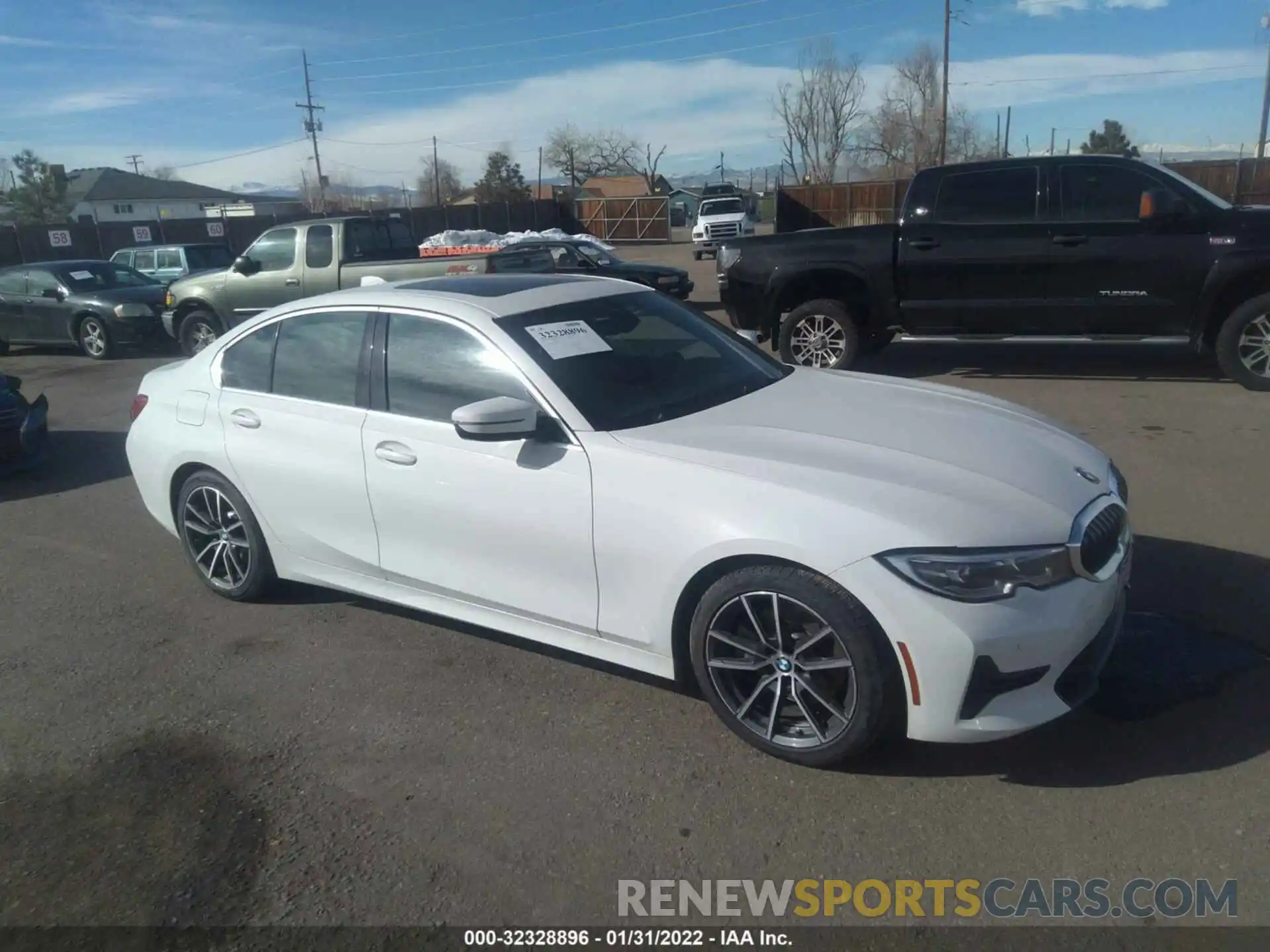 1 Photograph of a damaged car 3MW5R7J0XL8B20642 BMW 3 SERIES 2020