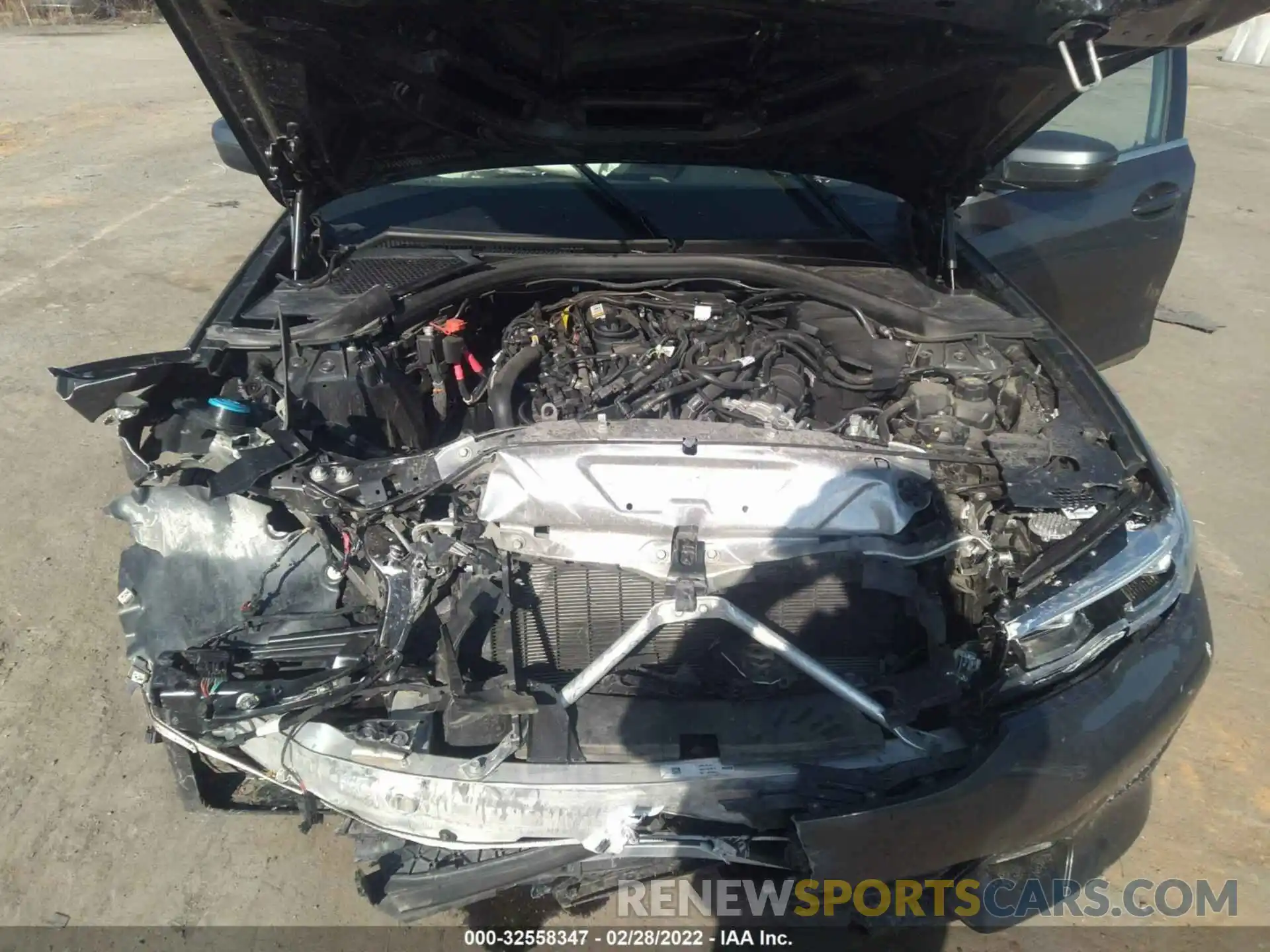 10 Photograph of a damaged car 3MW5R7J0XL8B24349 BMW 3 SERIES 2020