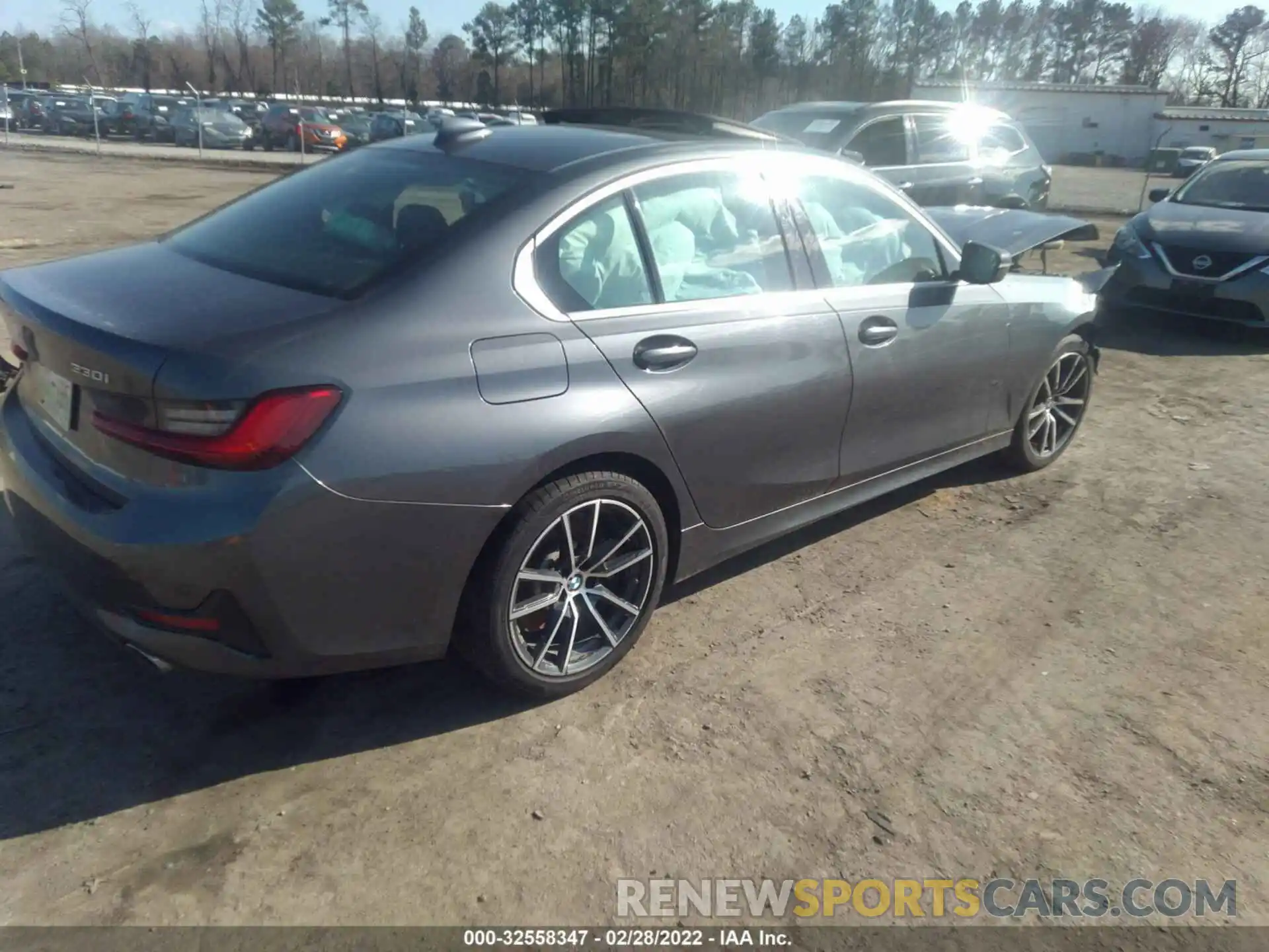 4 Photograph of a damaged car 3MW5R7J0XL8B24349 BMW 3 SERIES 2020