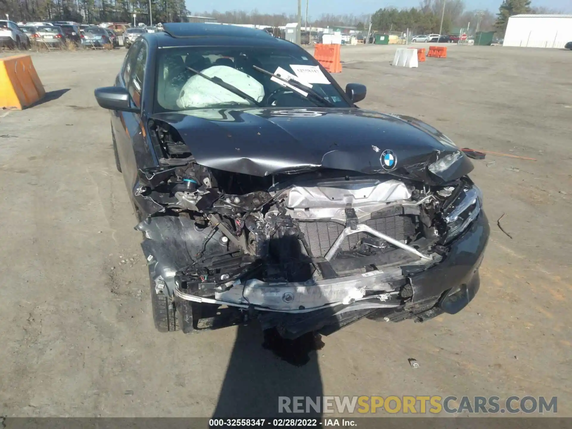 6 Photograph of a damaged car 3MW5R7J0XL8B24349 BMW 3 SERIES 2020