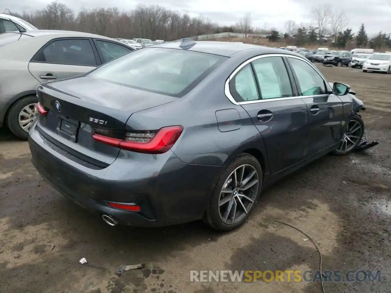 4 Photograph of a damaged car 3MW5R7J0XL8B39501 BMW 3 SERIES 2020