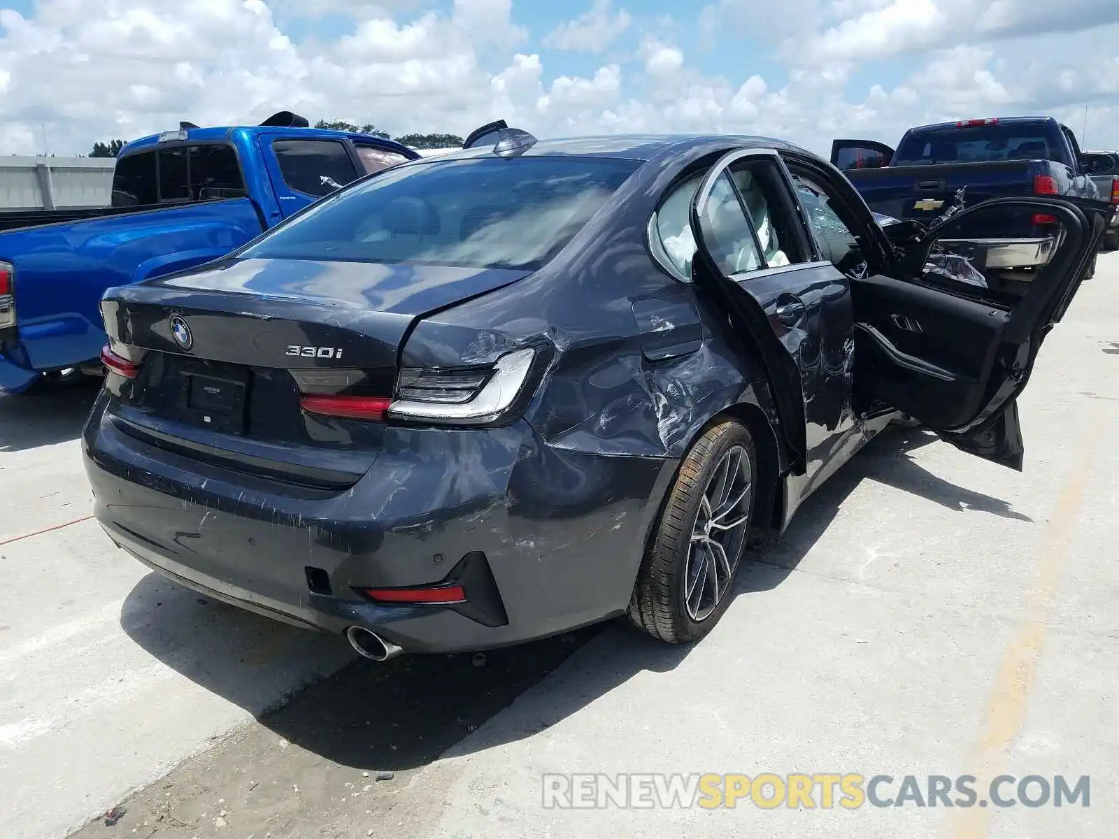 4 Photograph of a damaged car WBA5R1C03LFH35635 BMW 3 SERIES 2020