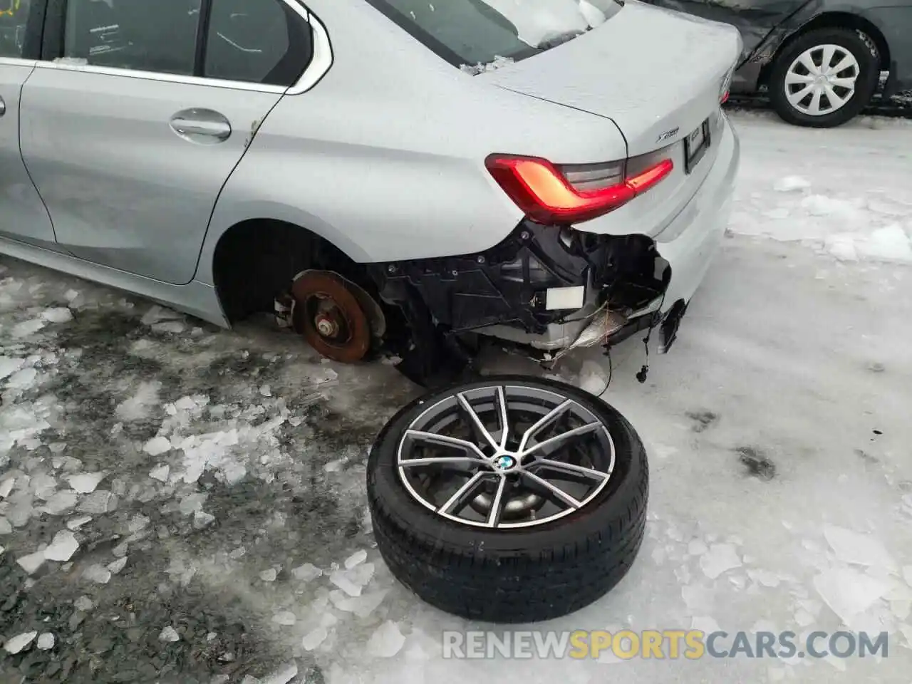 9 Photograph of a damaged car WBA5R7C0XLFH45887 BMW 3 SERIES 2020