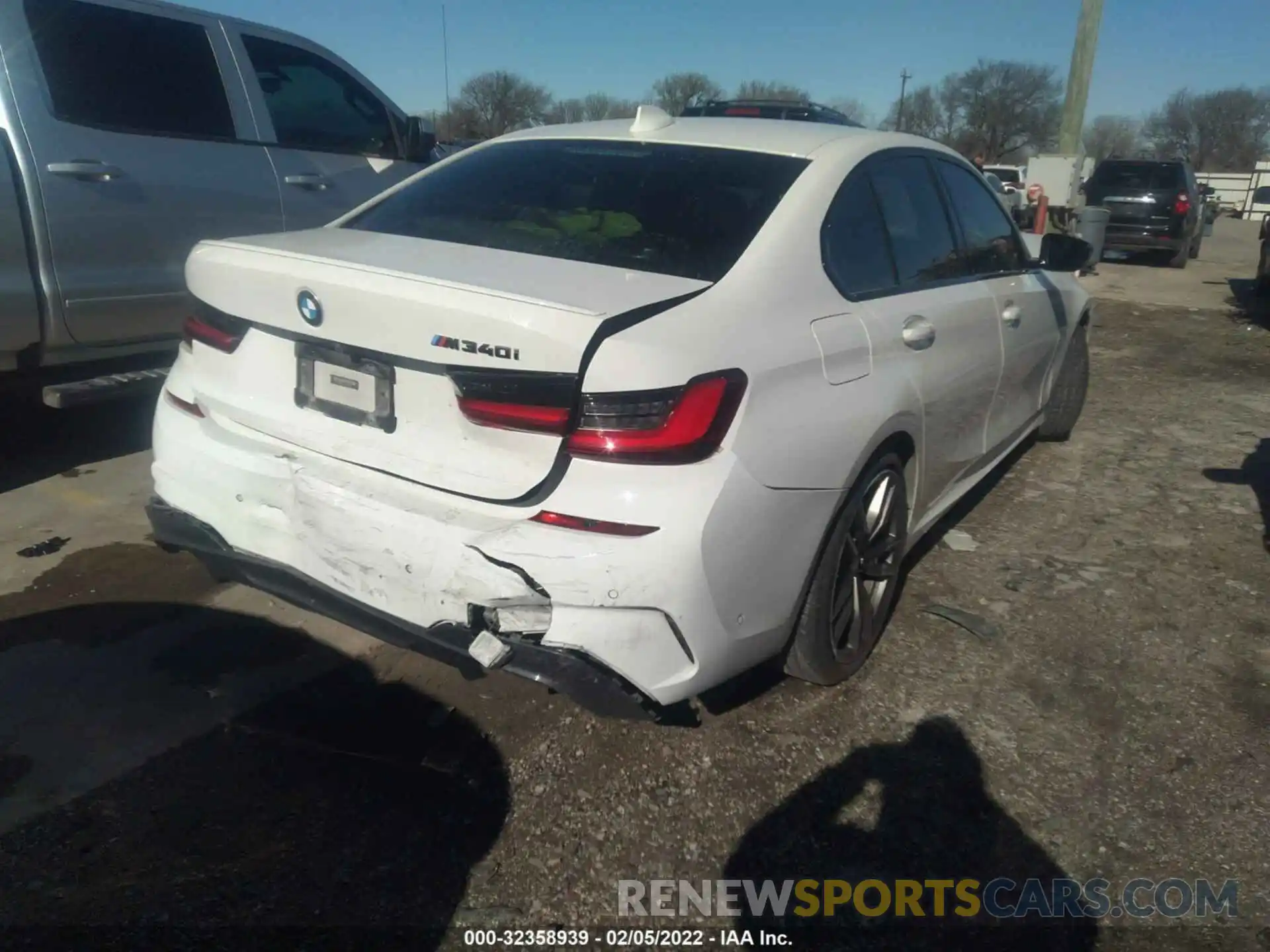 4 Photograph of a damaged car WBA5U7C02LFH64142 BMW 3 SERIES 2020