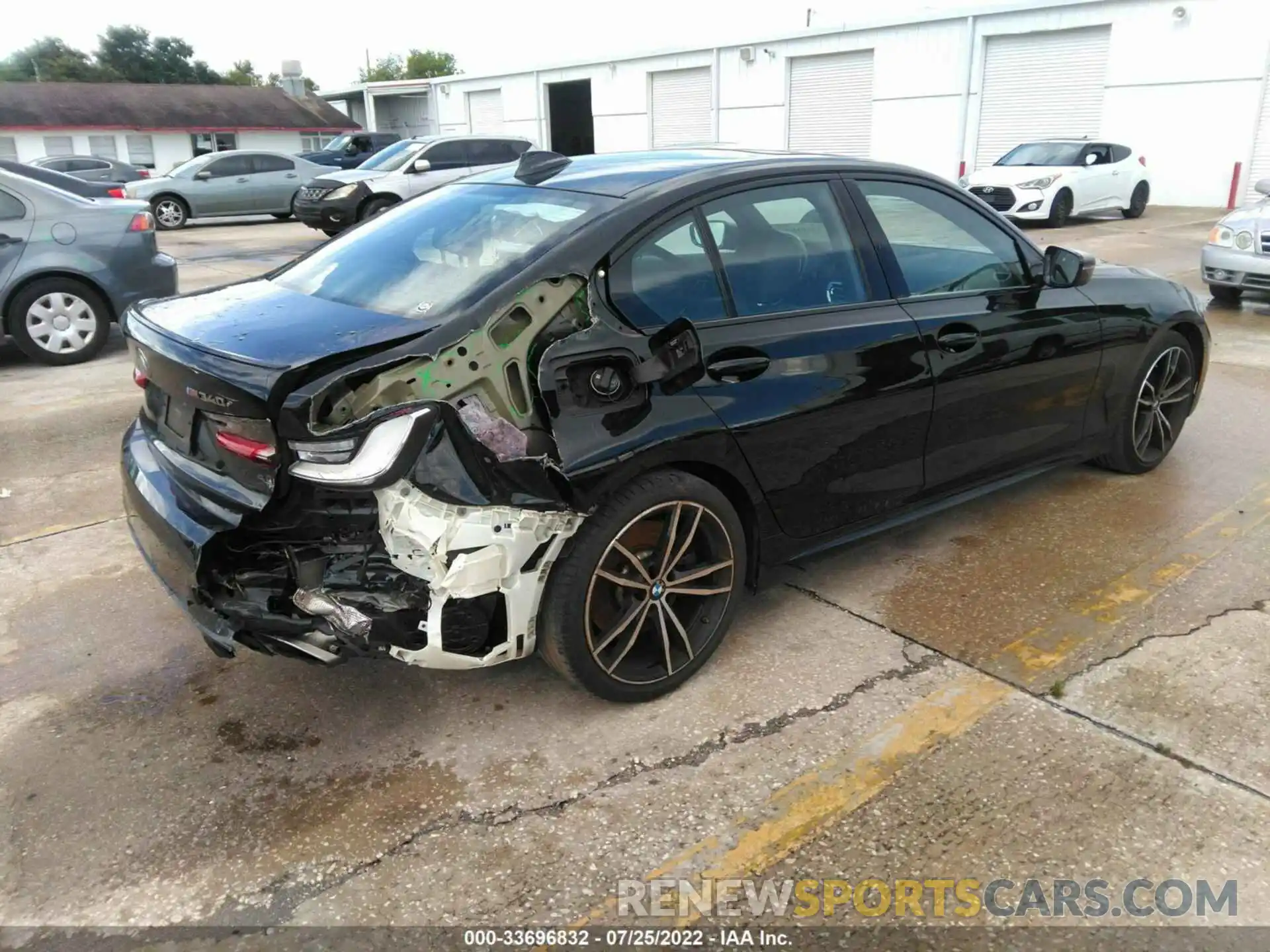 4 Photograph of a damaged car WBA5U7C04LFH28999 BMW 3 SERIES 2020