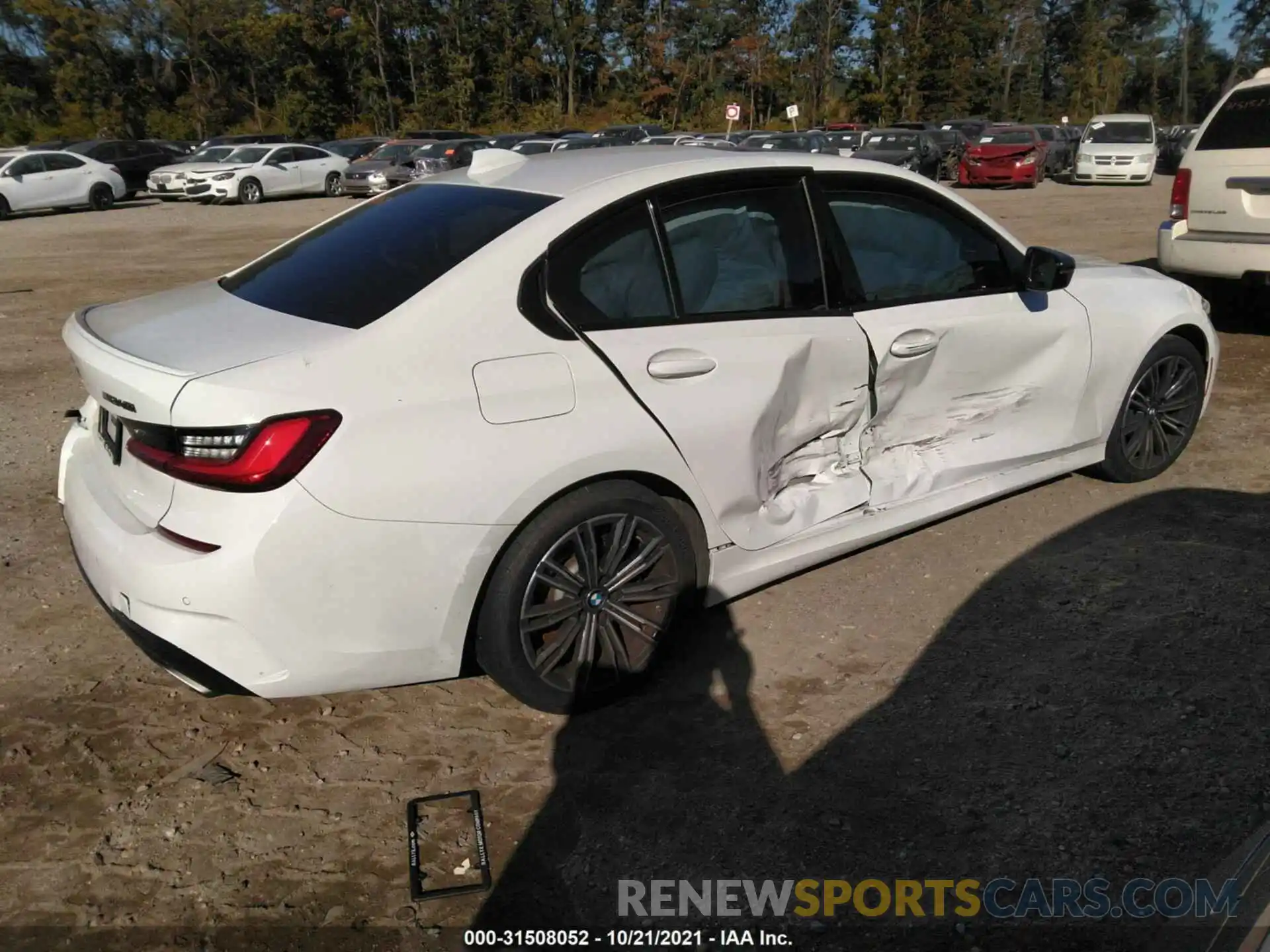 4 Photograph of a damaged car WBA5U9C02LFJ83121 BMW 3 SERIES 2020