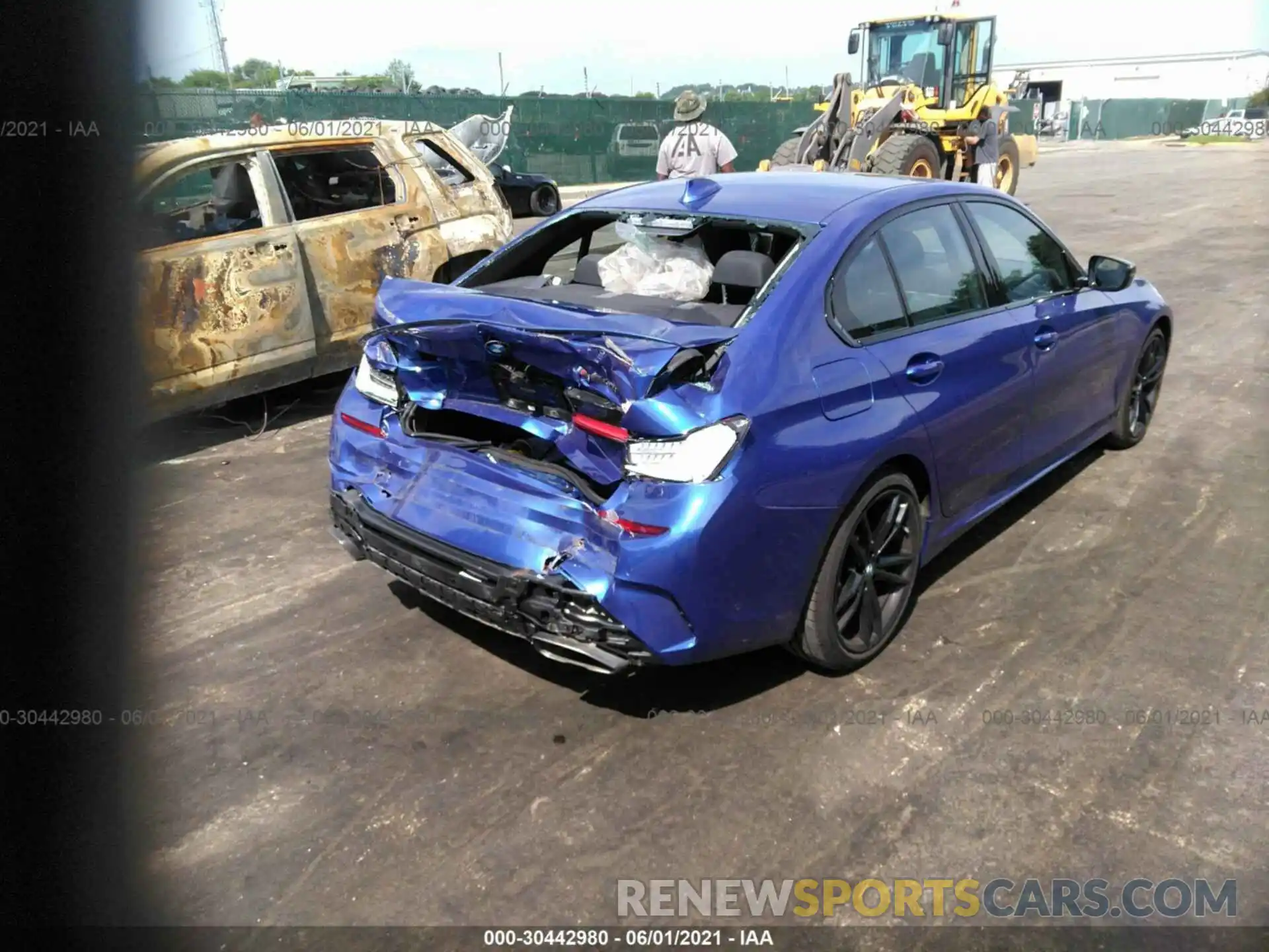 4 Photograph of a damaged car WBA5U9C07LFJ90209 BMW 3 SERIES 2020