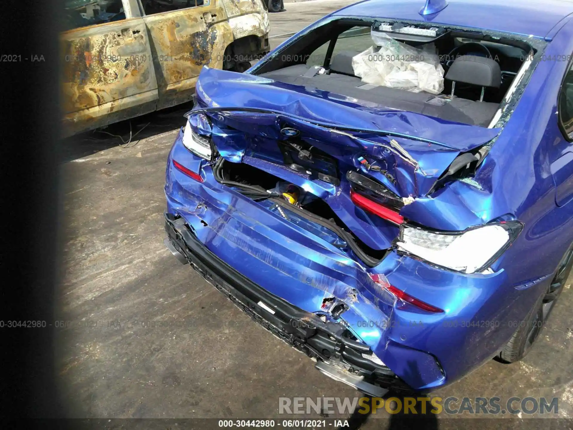 6 Photograph of a damaged car WBA5U9C07LFJ90209 BMW 3 SERIES 2020