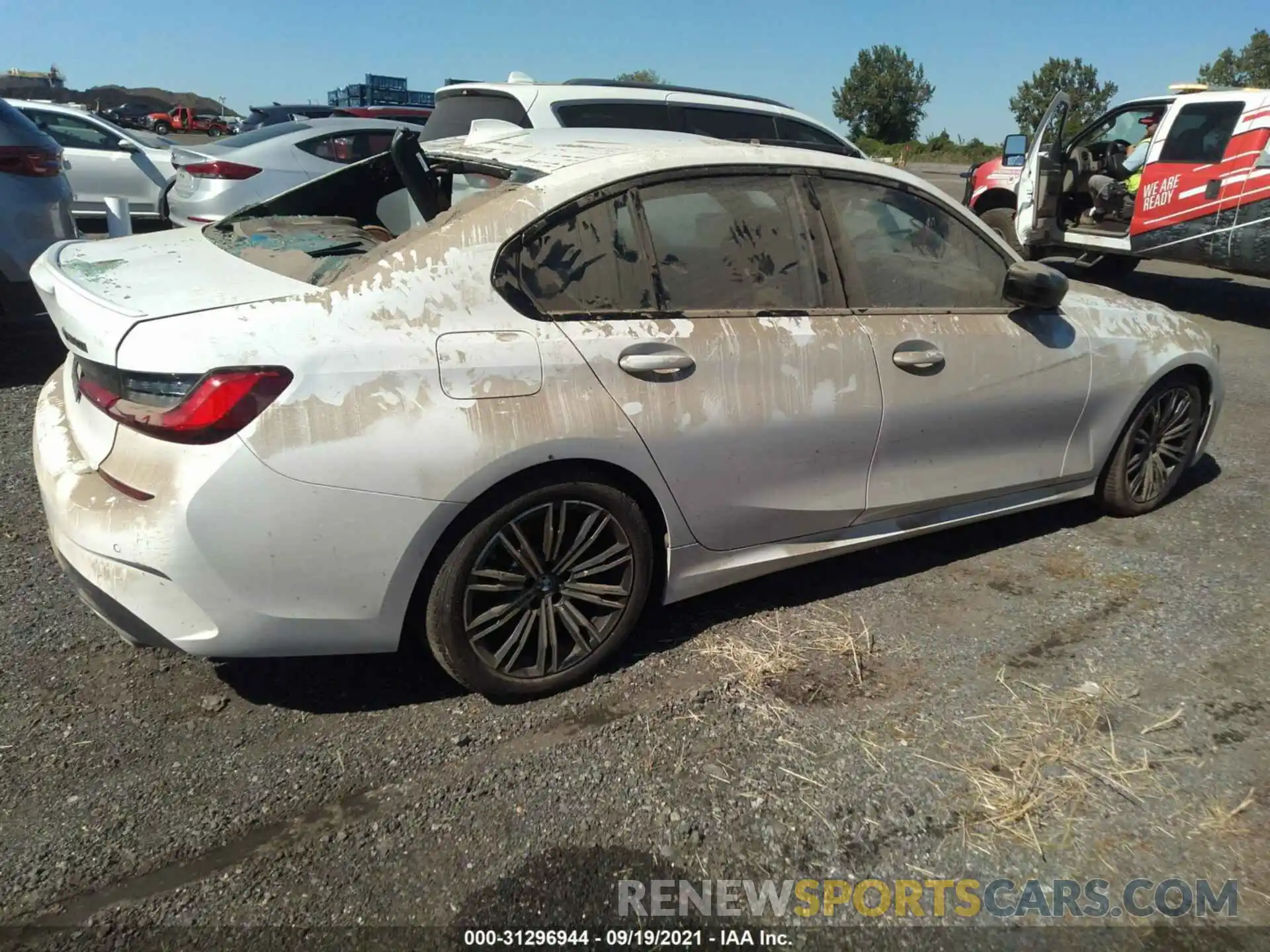 4 Photograph of a damaged car WBA5U9C08LFH67977 BMW 3 SERIES 2020