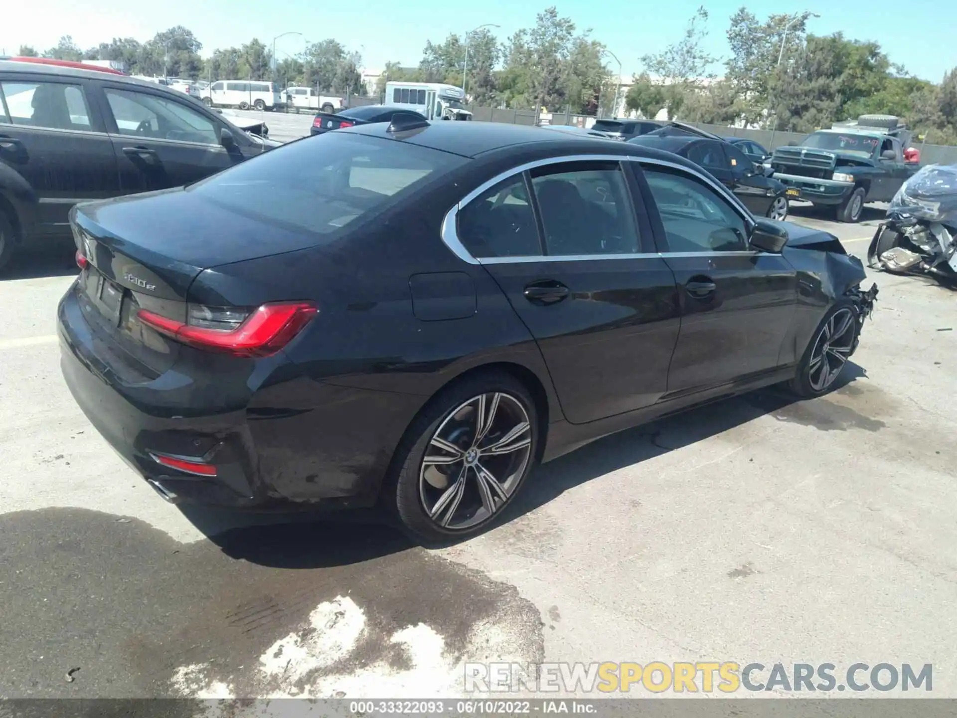 4 Photograph of a damaged car 3MW5P7J01M8C01066 BMW 3 SERIES 2021