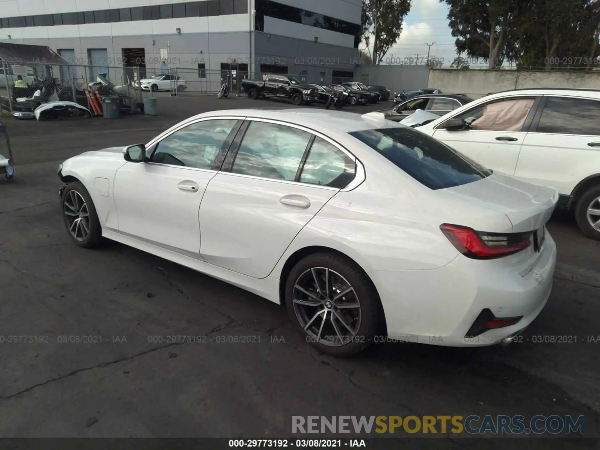 3 Photograph of a damaged car 3MW5P7J05M8B60716 BMW 3 SERIES 2021