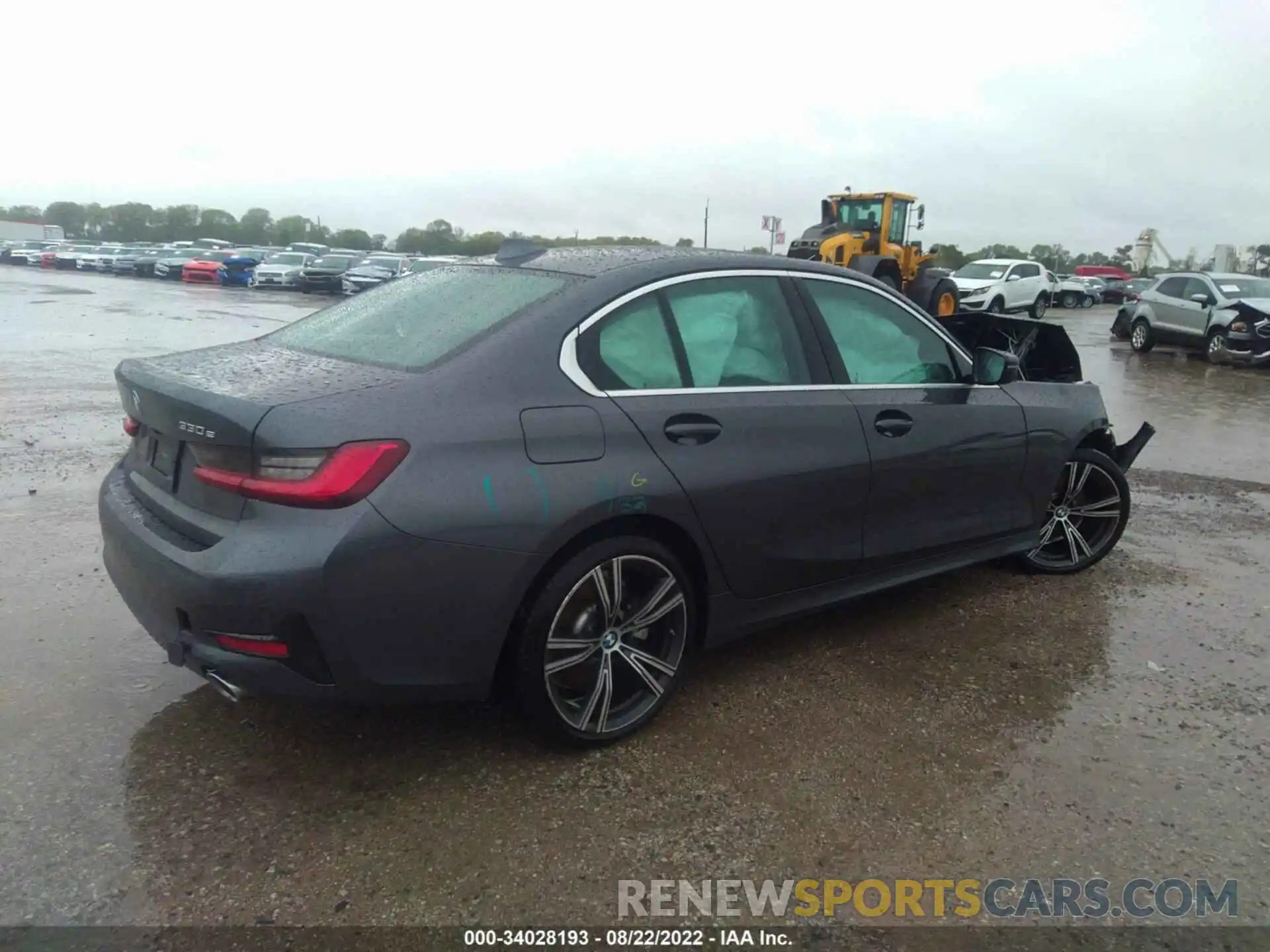 4 Photograph of a damaged car 3MW5P7J06M8B61650 BMW 3 SERIES 2021