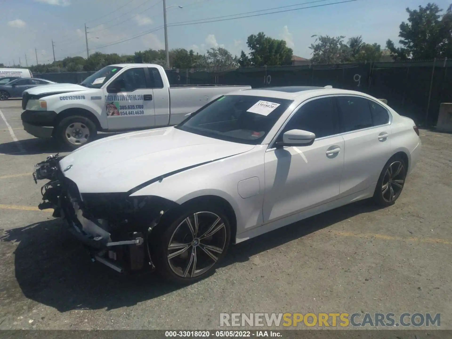 2 Photograph of a damaged car 3MW5P7J08M8C05681 BMW 3 SERIES 2021