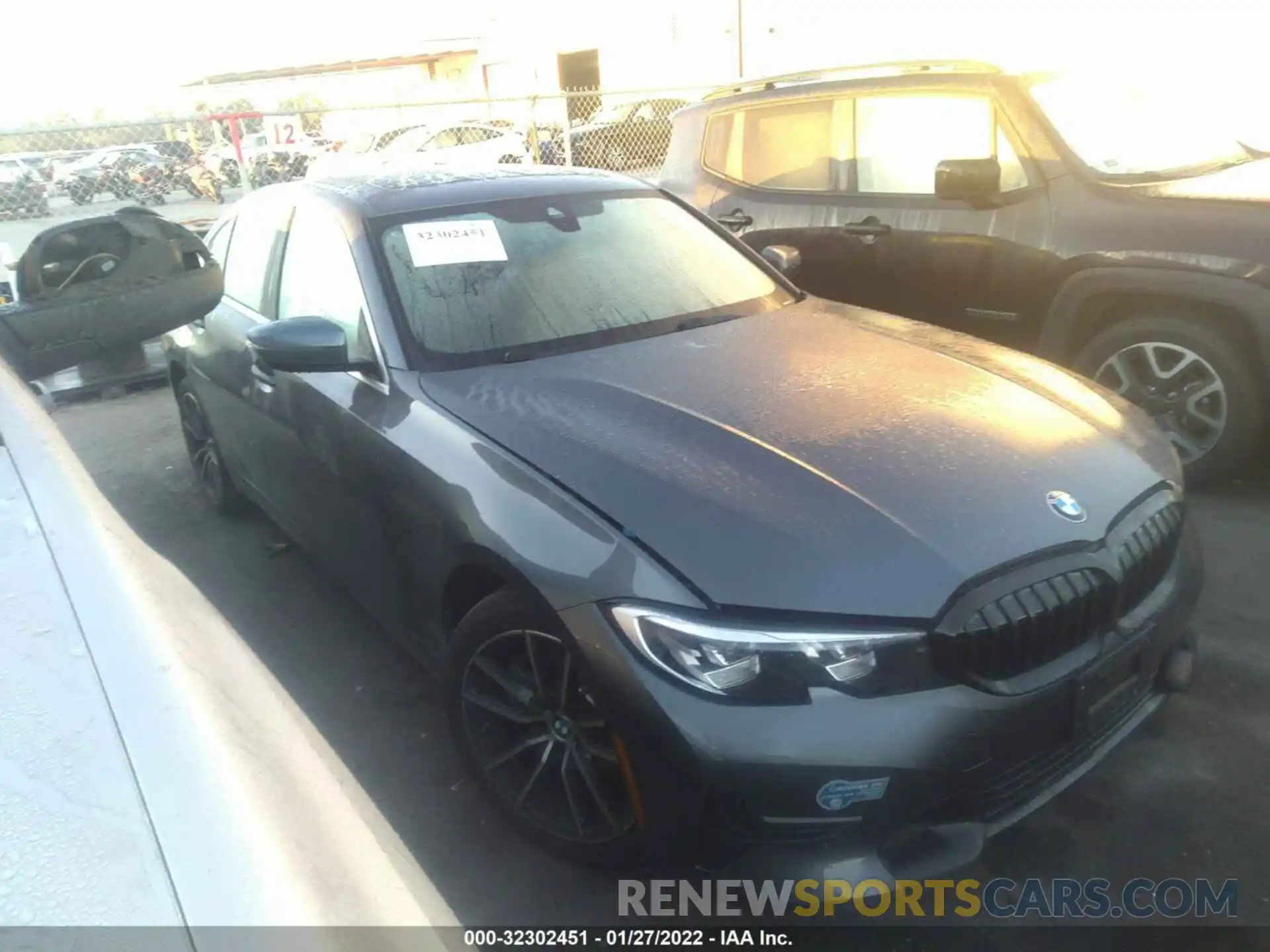 1 Photograph of a damaged car 3MW5P7J09M8B81584 BMW 3 SERIES 2021