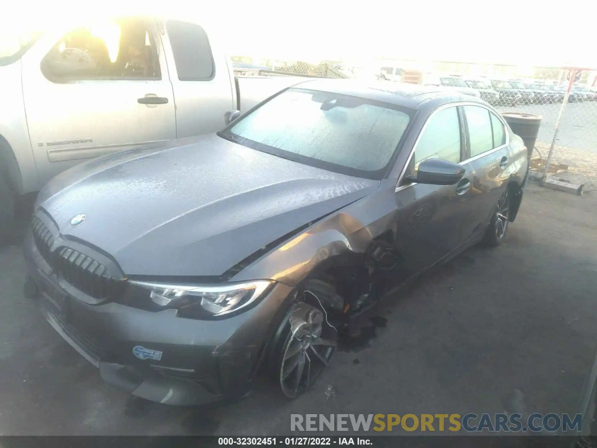 2 Photograph of a damaged car 3MW5P7J09M8B81584 BMW 3 SERIES 2021