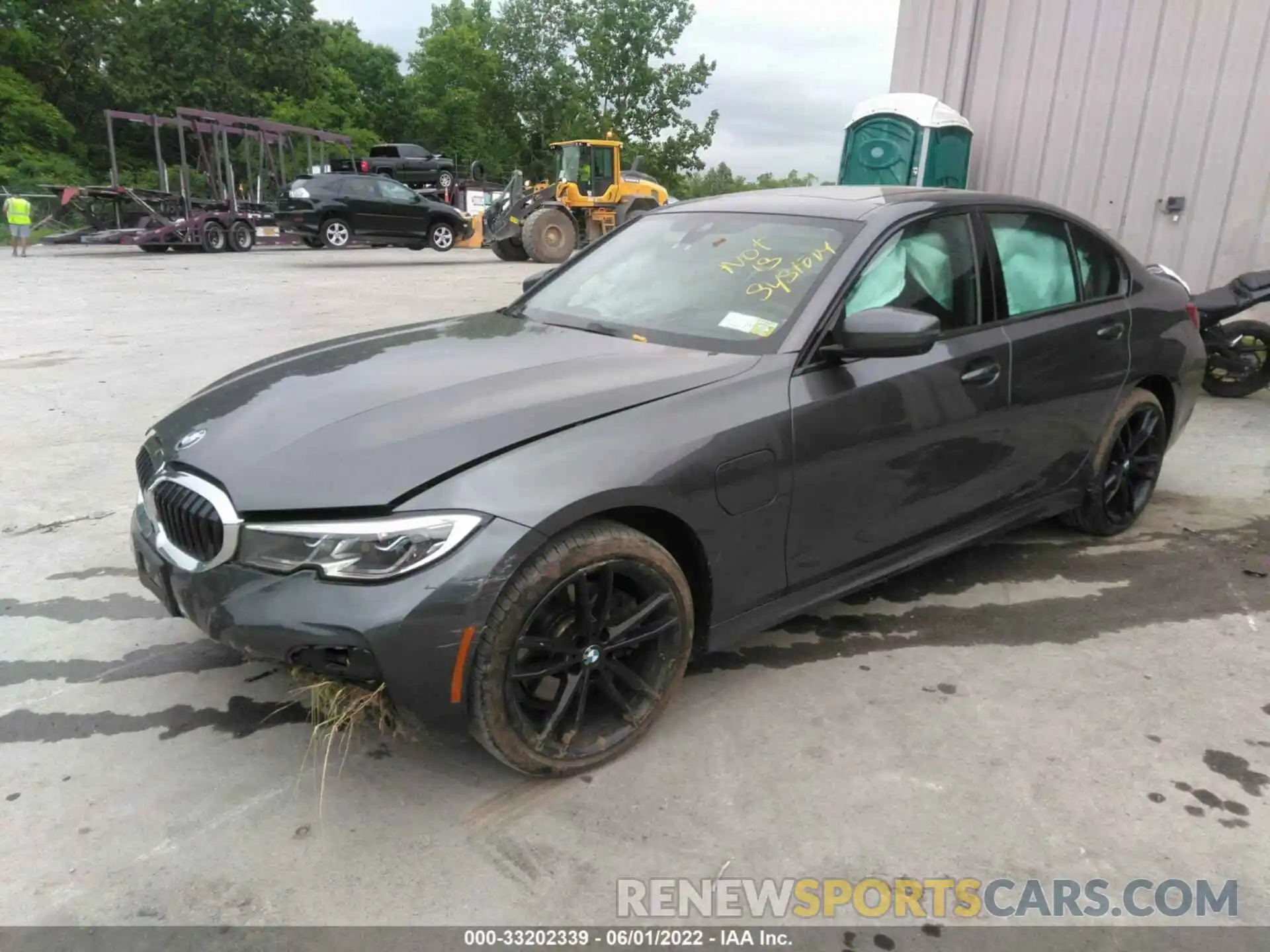 2 Photograph of a damaged car 3MW5P9J00M8B87527 BMW 3 SERIES 2021