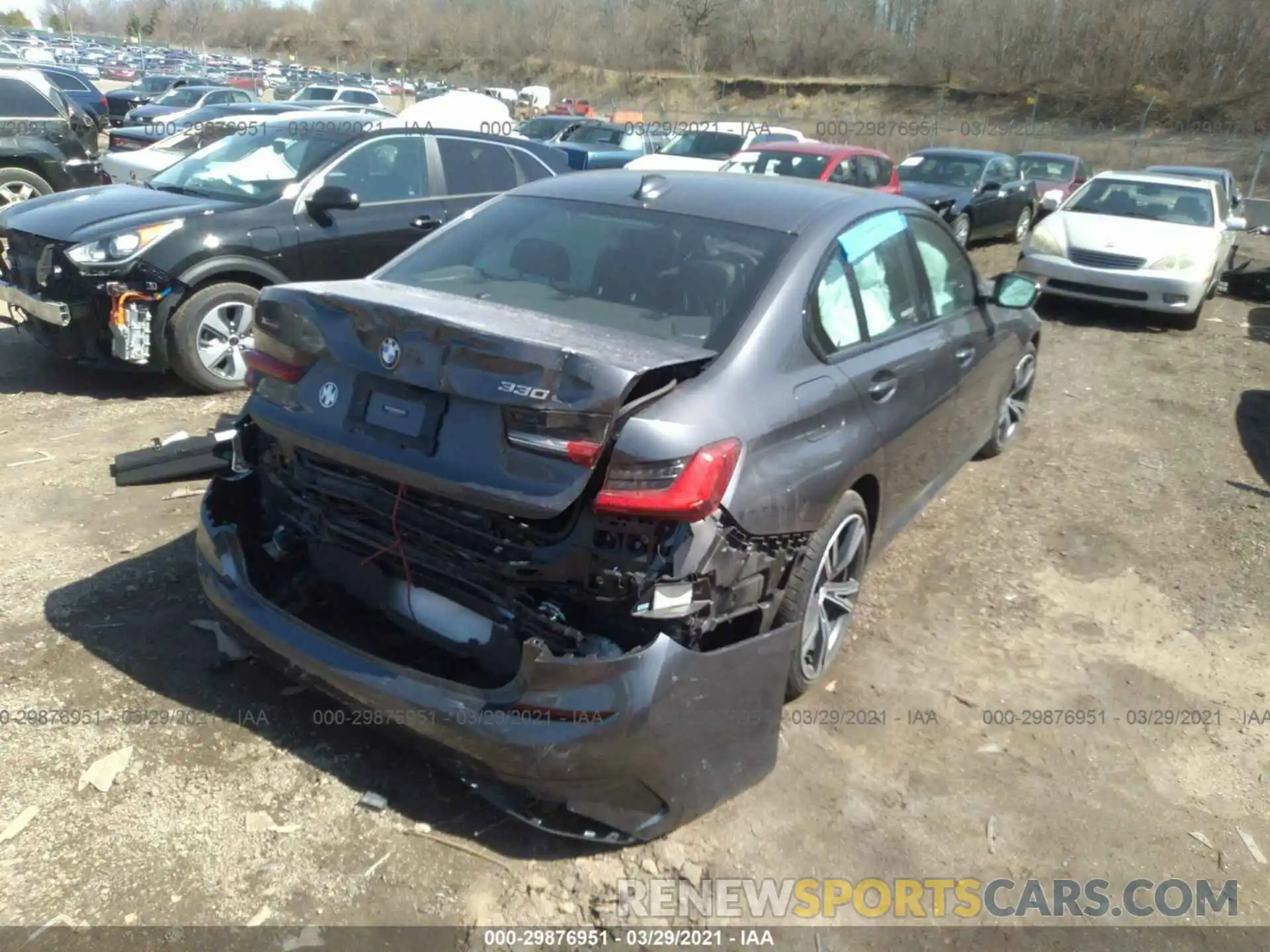 4 Photograph of a damaged car 3MW5P9J06M8B64477 BMW 3 SERIES 2021