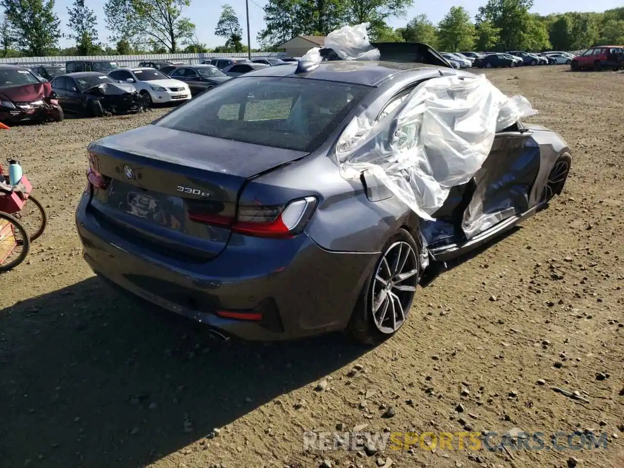 4 Photograph of a damaged car 3MW5P9J06M8B75284 BMW 3 SERIES 2021