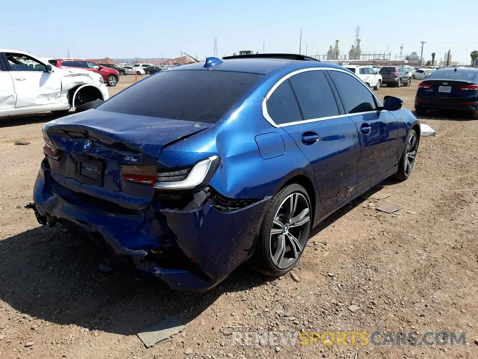 4 Photograph of a damaged car 3MW5P9J06M8B82106 BMW 3 SERIES 2021