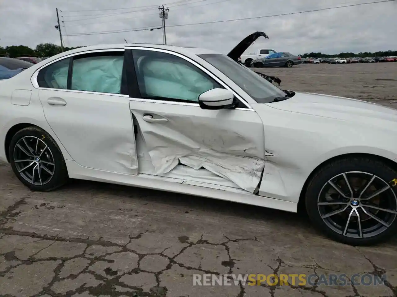 9 Photograph of a damaged car 3MW5P9J09M8B97795 BMW 3 SERIES 2021