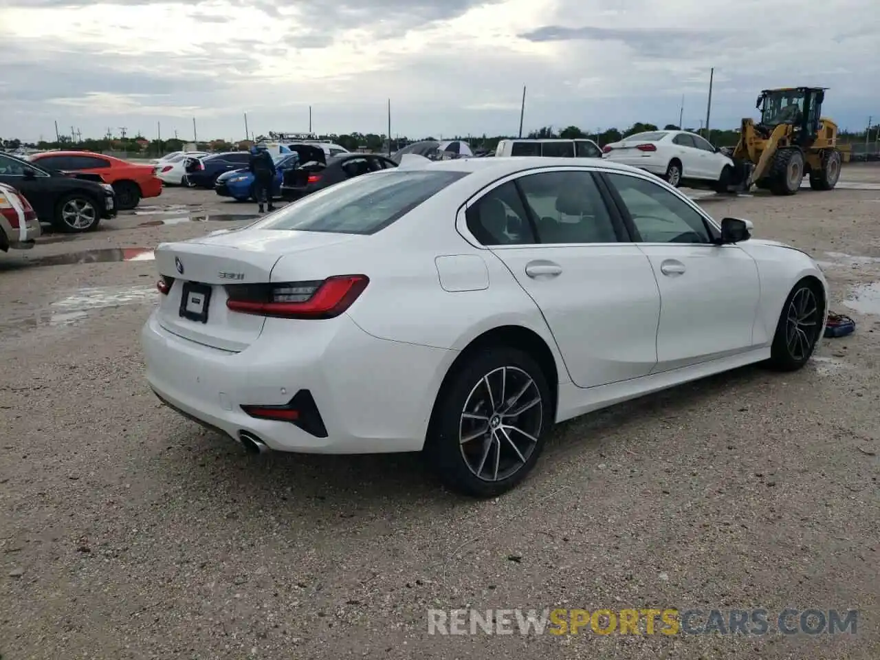 4 Photograph of a damaged car 3MW5R1J00M8C12017 BMW 3 SERIES 2021