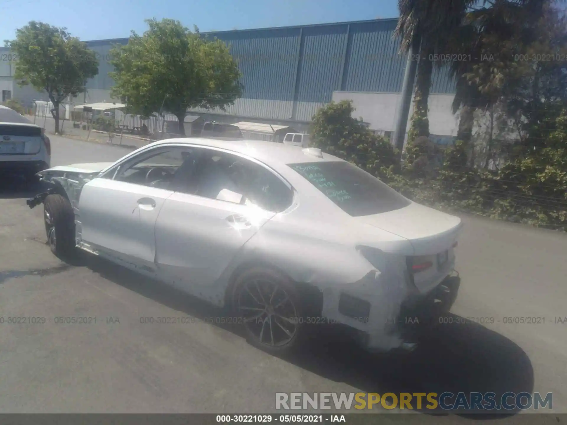 3 Photograph of a damaged car 3MW5R1J01M8B60039 BMW 3 SERIES 2021