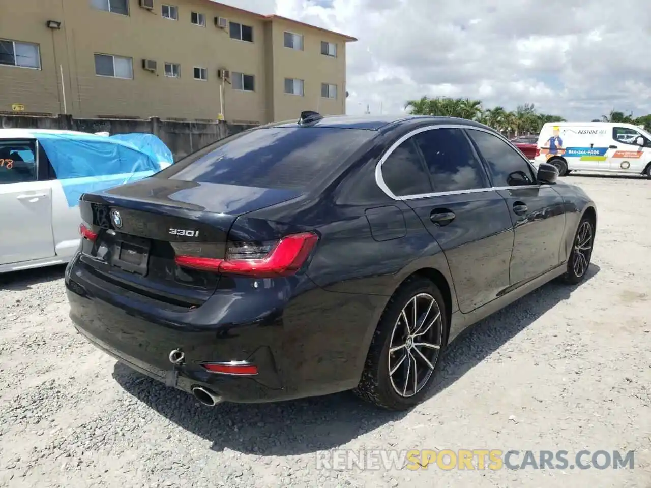 4 Photograph of a damaged car 3MW5R1J01M8B96975 BMW 3 SERIES 2021