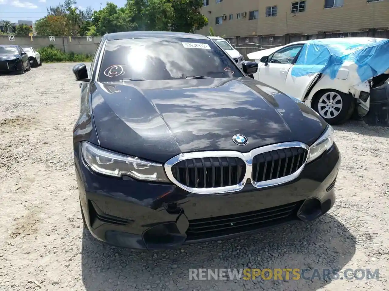 9 Photograph of a damaged car 3MW5R1J01M8B96975 BMW 3 SERIES 2021