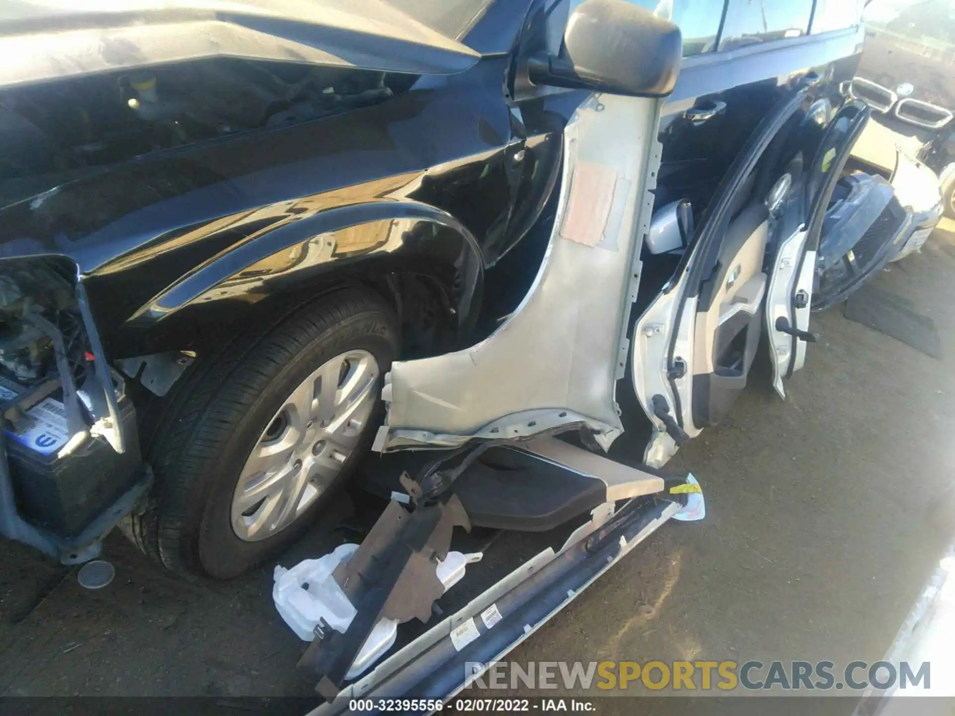 12 Photograph of a damaged car 3MW5R1J01M8C05996 BMW 3 SERIES 2021