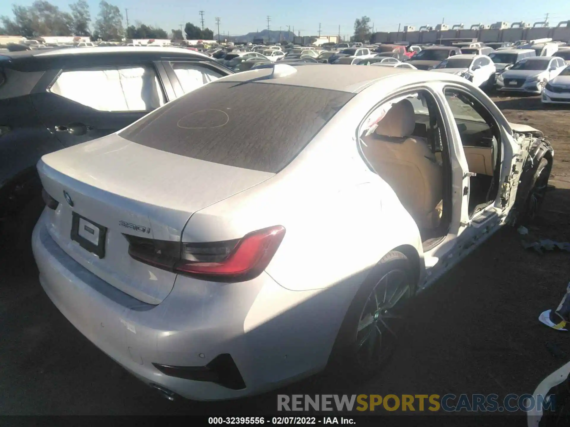 4 Photograph of a damaged car 3MW5R1J01M8C05996 BMW 3 SERIES 2021