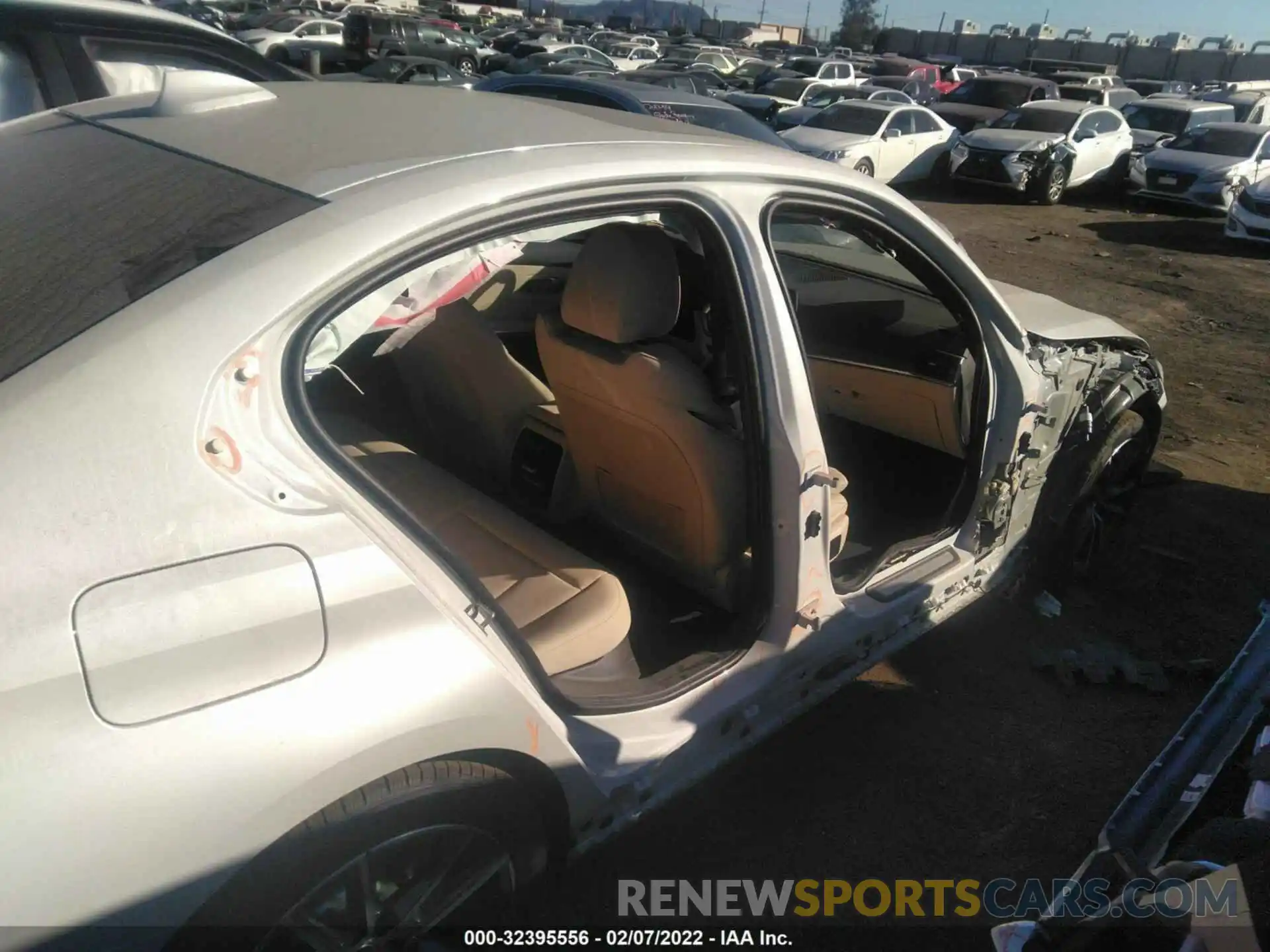 6 Photograph of a damaged car 3MW5R1J01M8C05996 BMW 3 SERIES 2021