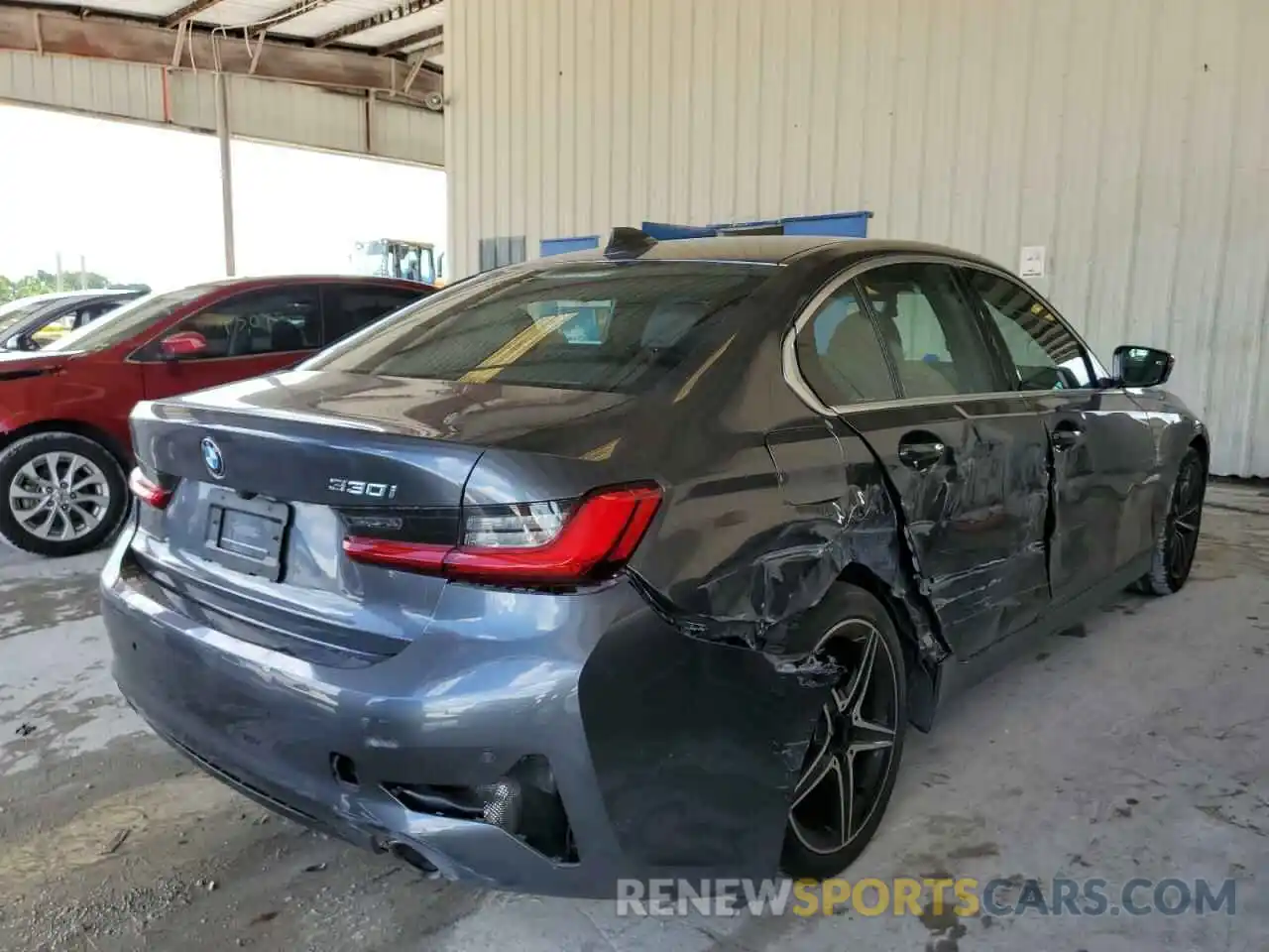 4 Photograph of a damaged car 3MW5R1J01M8C11197 BMW 3 SERIES 2021