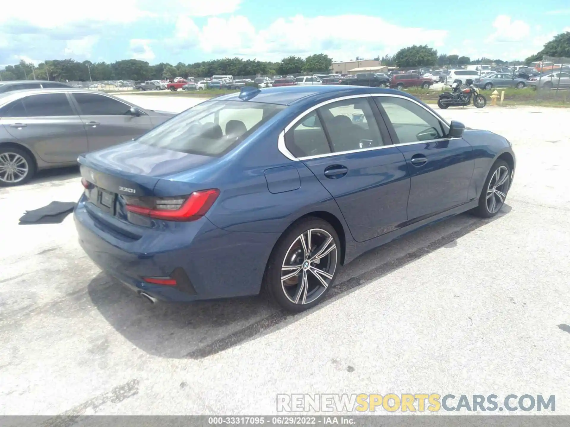 4 Photograph of a damaged car 3MW5R1J02M8B59143 BMW 3 SERIES 2021