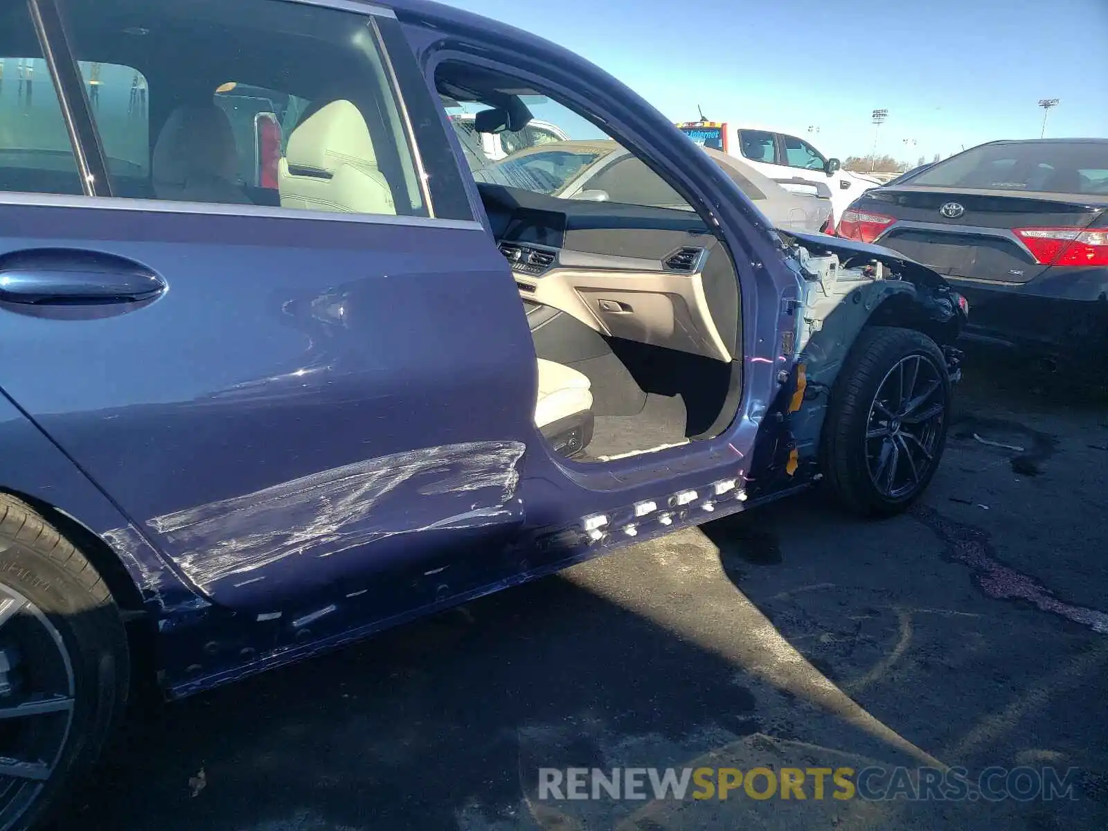 9 Фотография поврежденного автомобиля 3MW5R1J02M8B66836 BMW 3 SERIES 2021