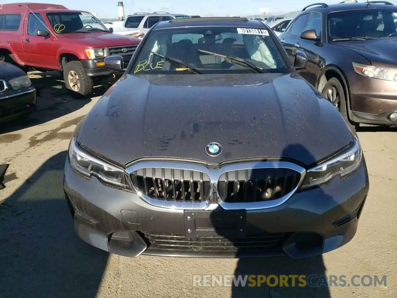 10 Photograph of a damaged car 3MW5R1J02M8B82440 BMW 3 SERIES 2021