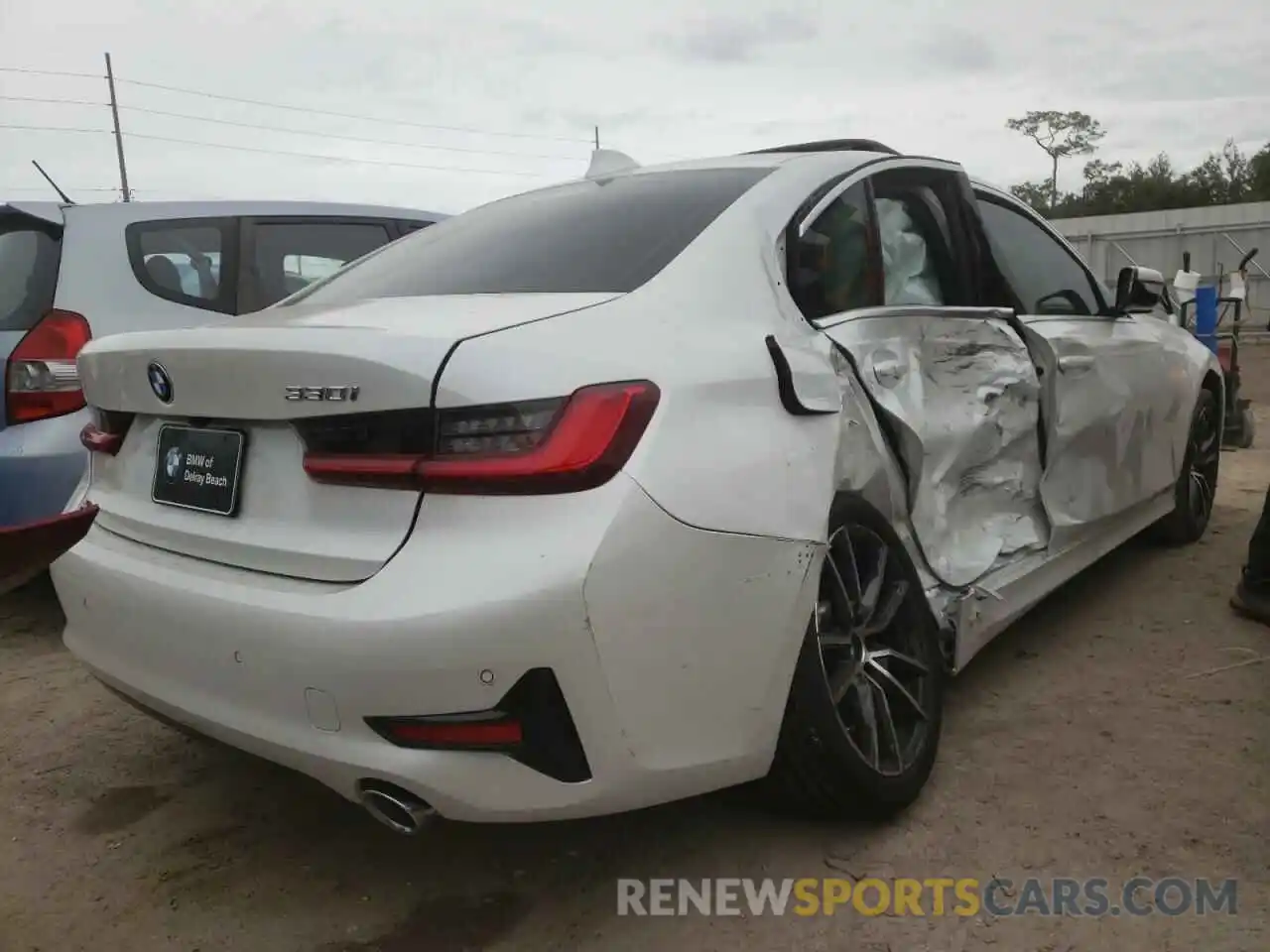 4 Photograph of a damaged car 3MW5R1J02M8B88867 BMW 3 SERIES 2021