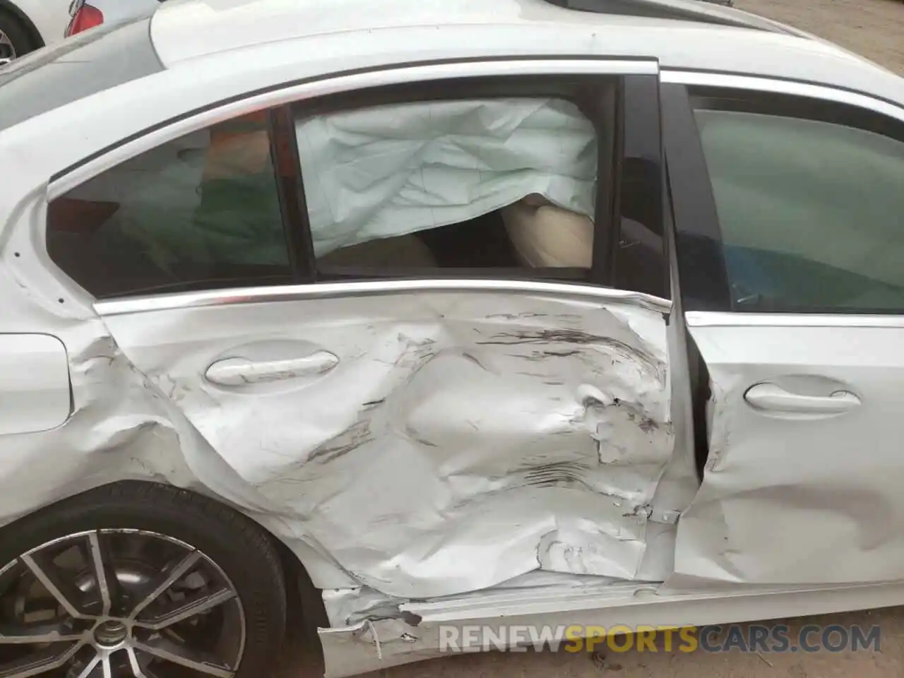 9 Photograph of a damaged car 3MW5R1J02M8B88867 BMW 3 SERIES 2021