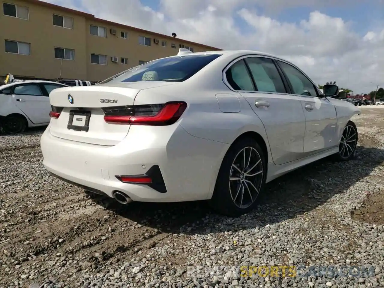 4 Photograph of a damaged car 3MW5R1J02M8C07708 BMW 3 SERIES 2021