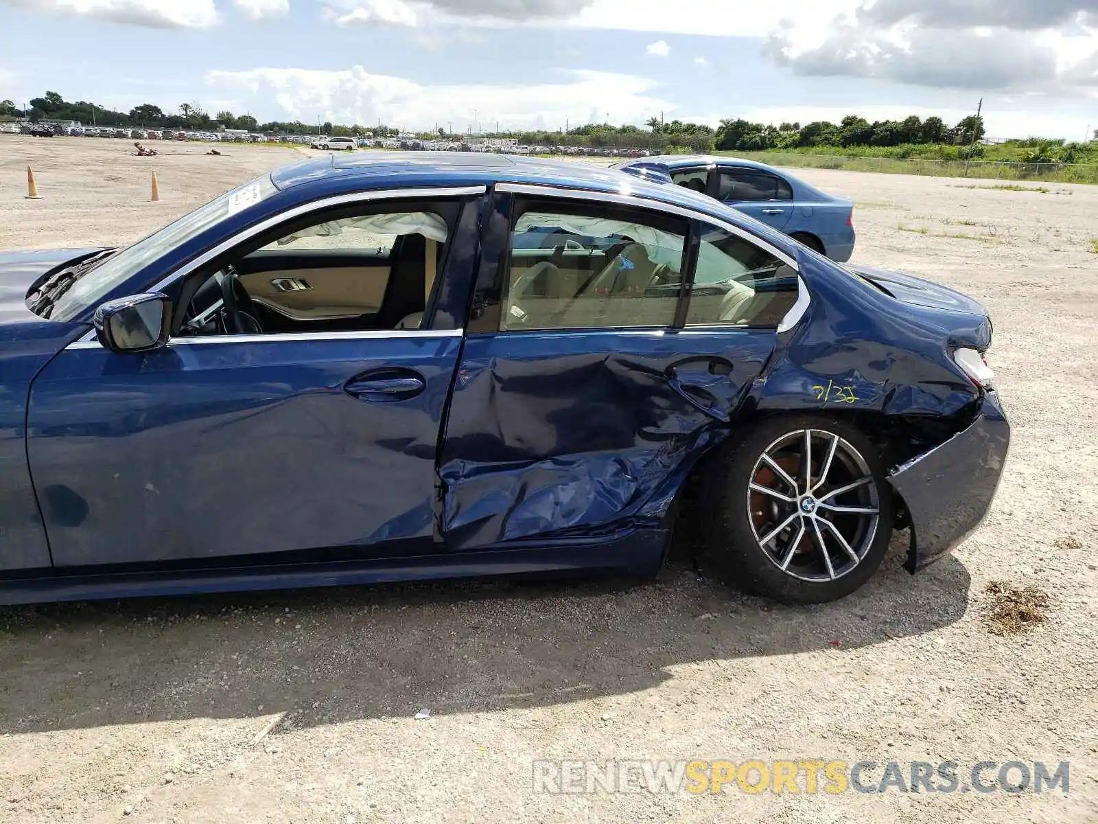 9 Photograph of a damaged car 3MW5R1J03M8B50614 BMW 3 SERIES 2021