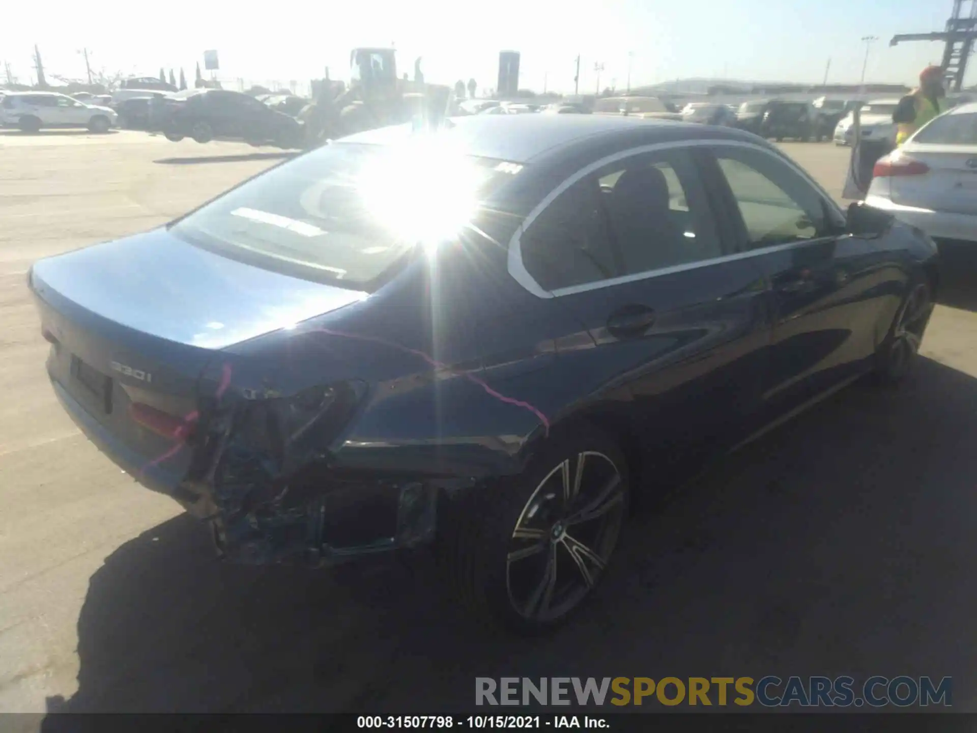 4 Photograph of a damaged car 3MW5R1J04M8B62156 BMW 3 SERIES 2021