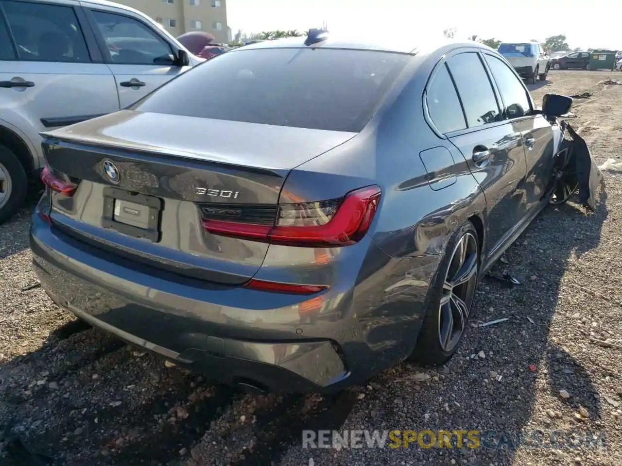 4 Photograph of a damaged car 3MW5R1J04M8B65221 BMW 3 SERIES 2021