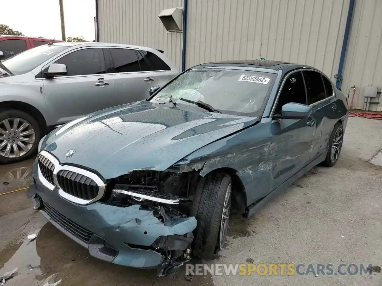 2 Photograph of a damaged car 3MW5R1J04M8B66577 BMW 3 SERIES 2021