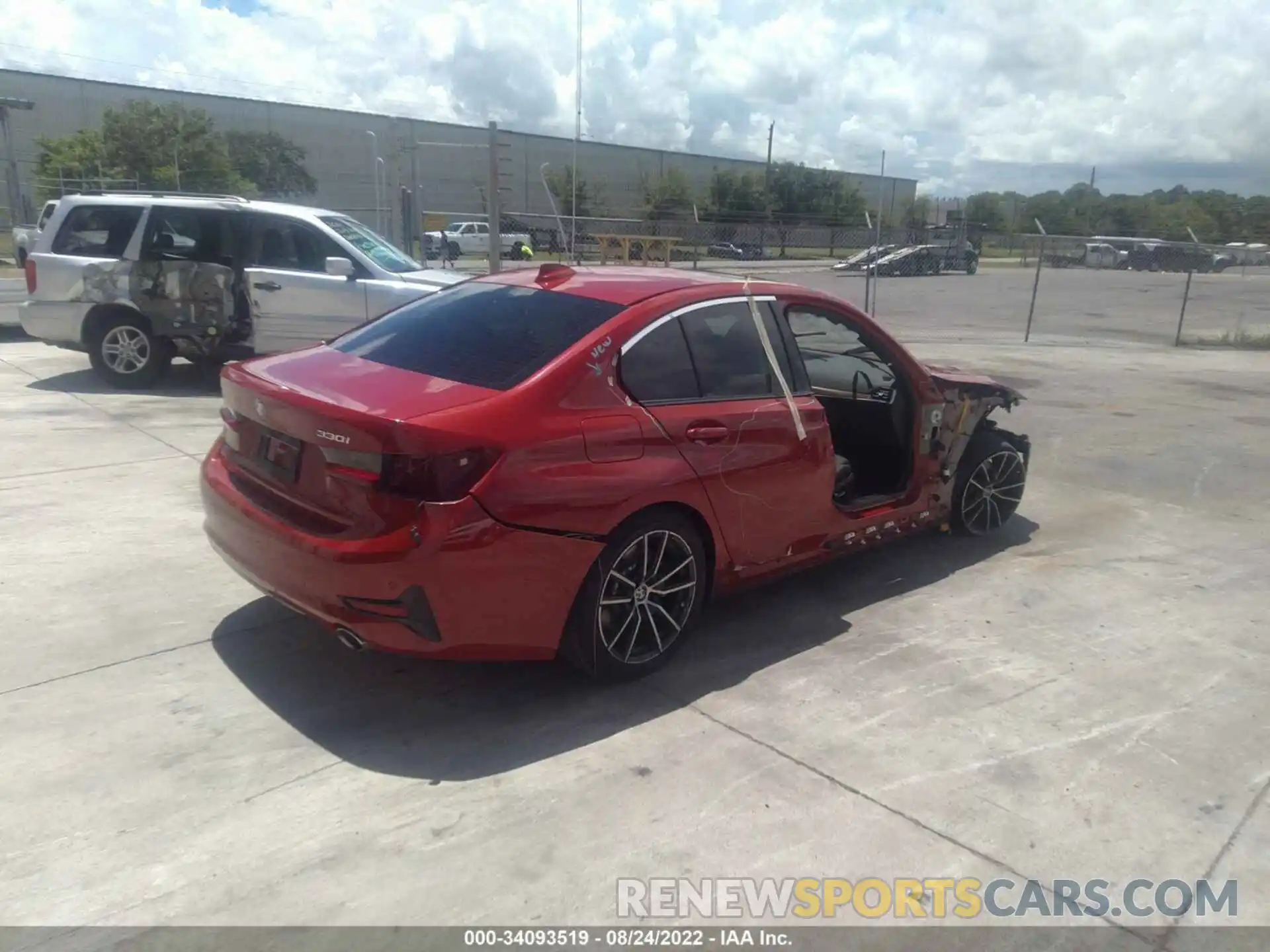 4 Photograph of a damaged car 3MW5R1J04M8B93956 BMW 3 SERIES 2021