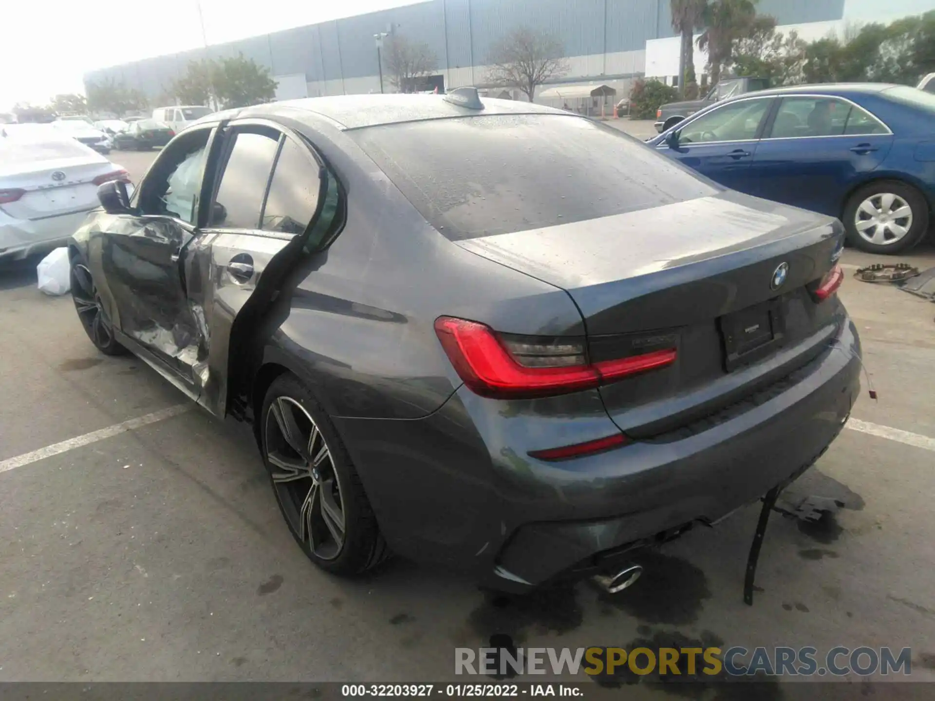 3 Photograph of a damaged car 3MW5R1J04M8C10321 BMW 3 SERIES 2021