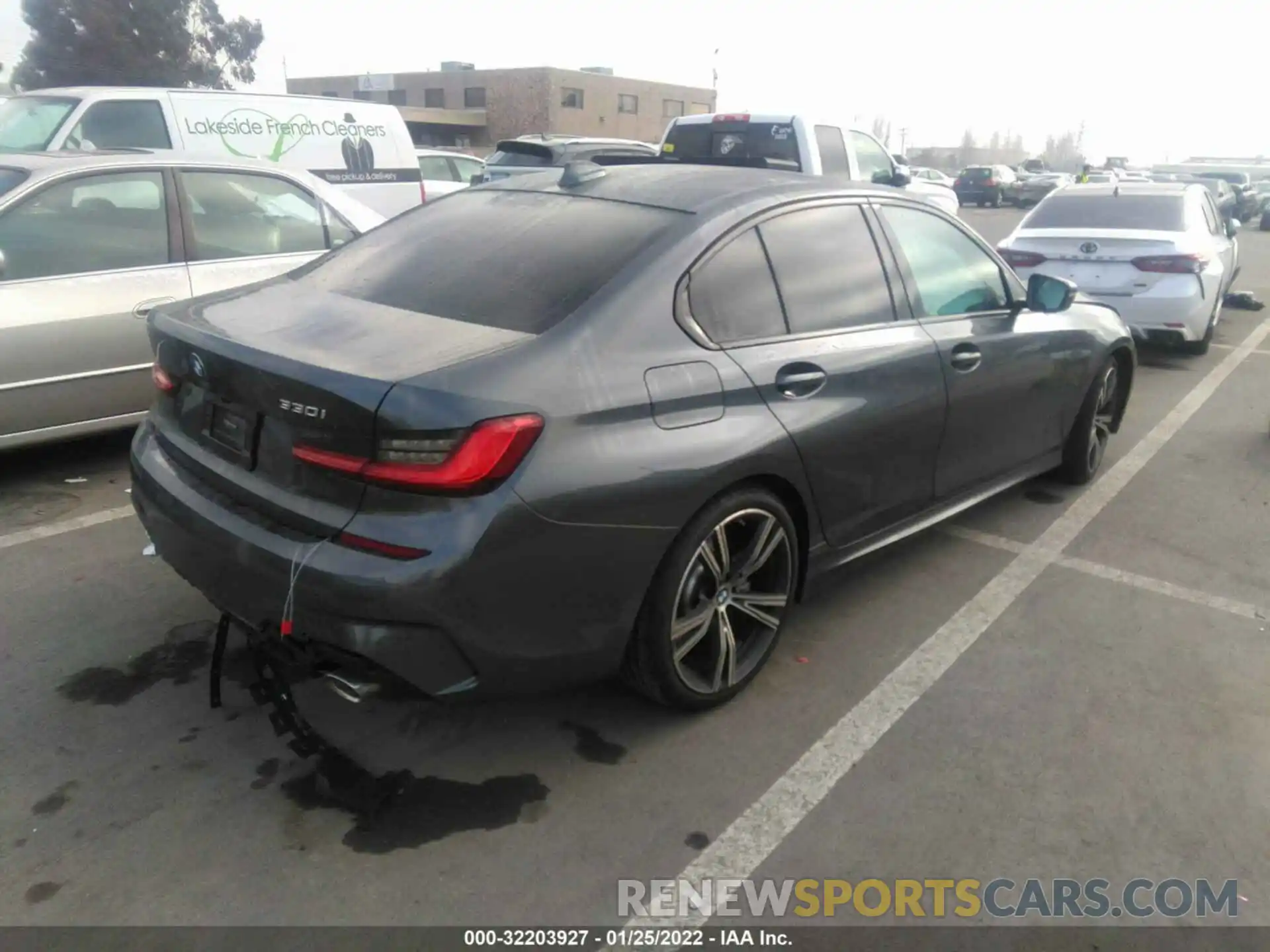 4 Photograph of a damaged car 3MW5R1J04M8C10321 BMW 3 SERIES 2021