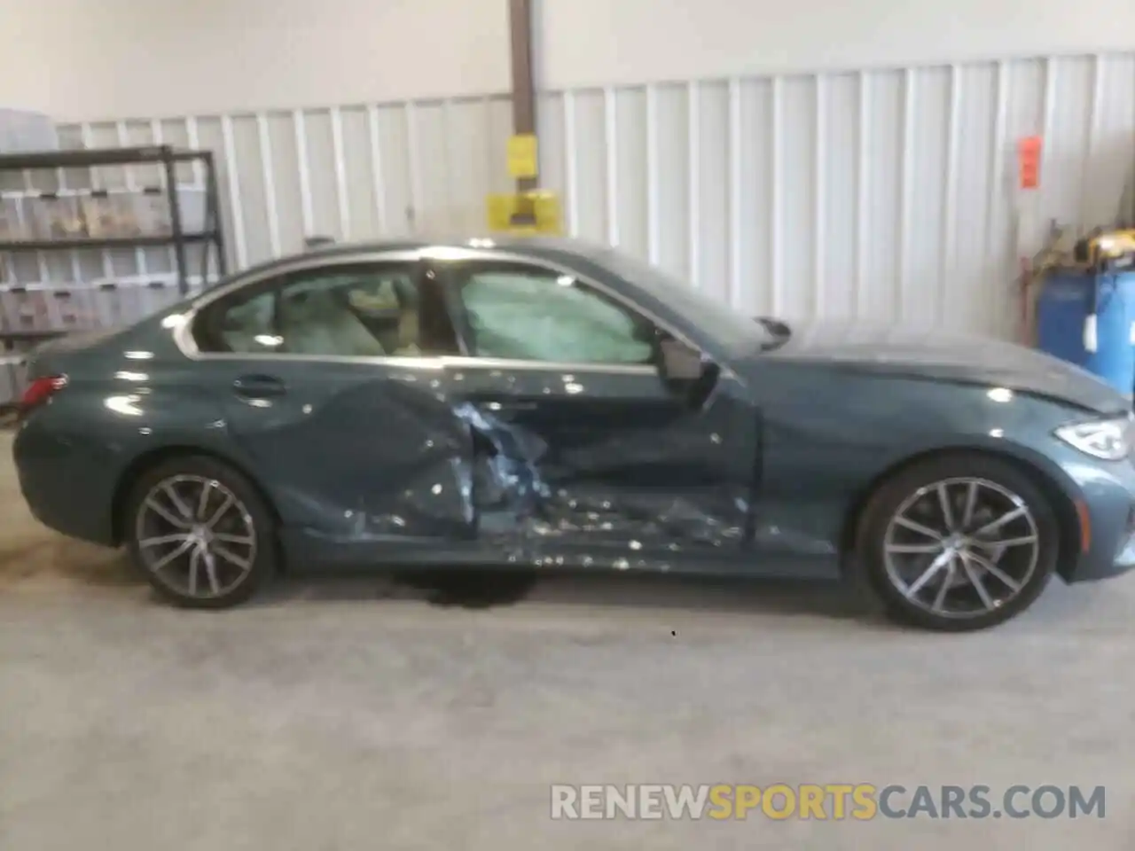 9 Photograph of a damaged car 3MW5R1J04M8C11422 BMW 3 SERIES 2021