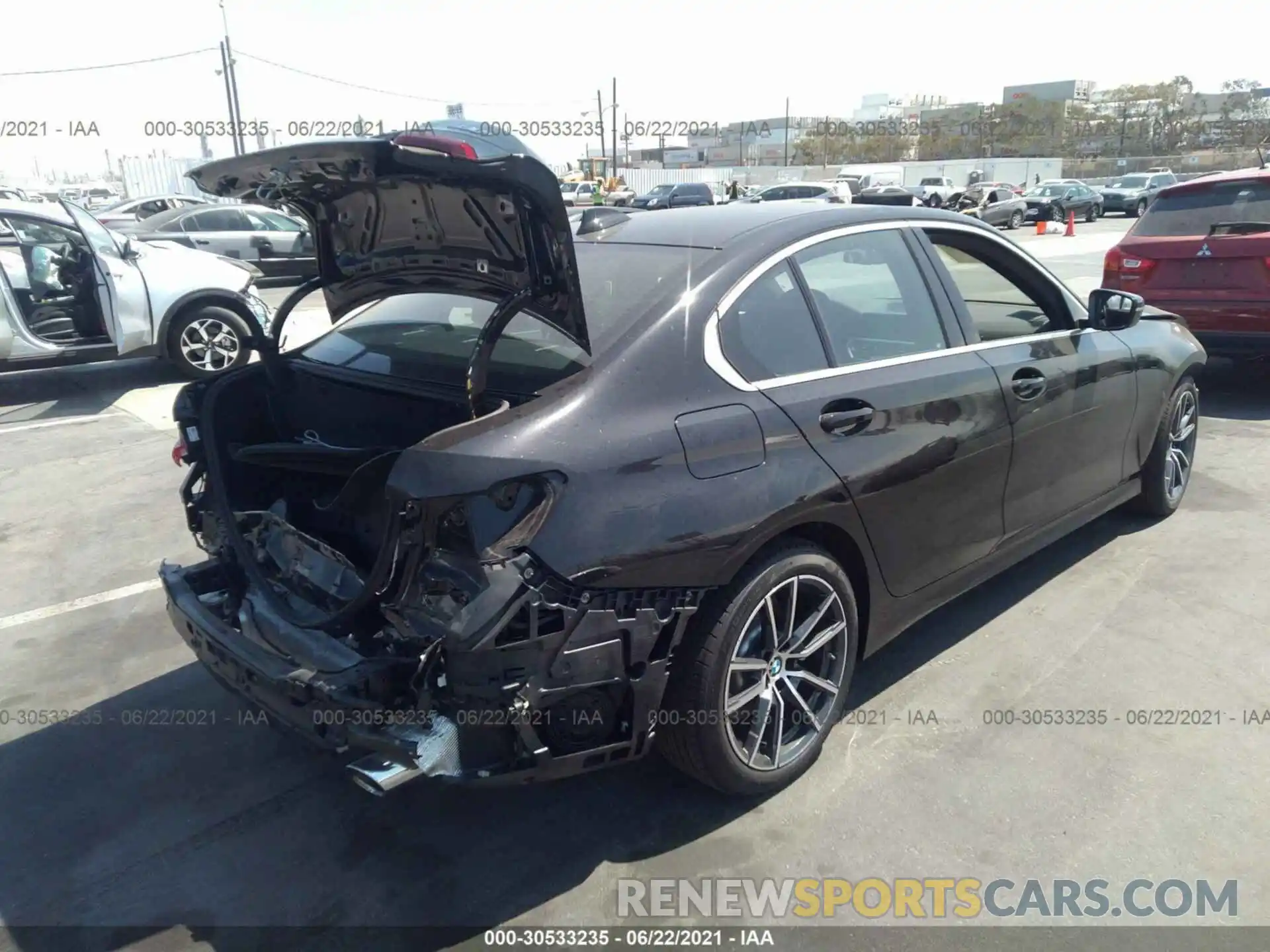 4 Photograph of a damaged car 3MW5R1J05M8B50081 BMW 3 SERIES 2021