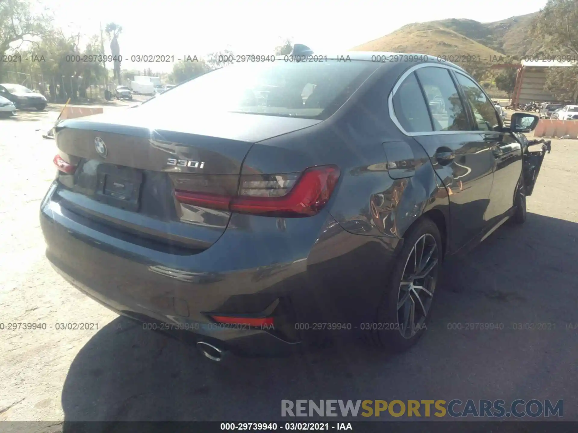 4 Photograph of a damaged car 3MW5R1J05M8B63798 BMW 3 SERIES 2021