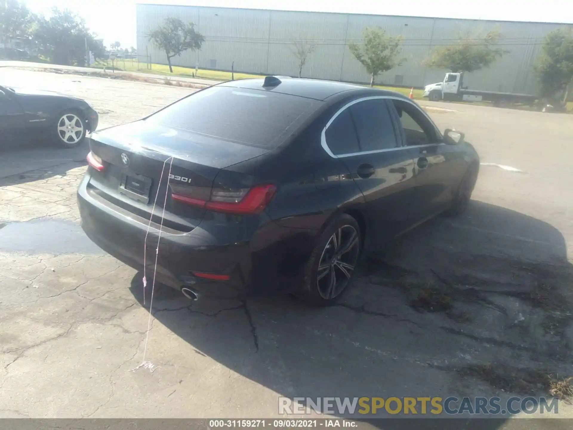 4 Photograph of a damaged car 3MW5R1J05M8B67821 BMW 3 SERIES 2021